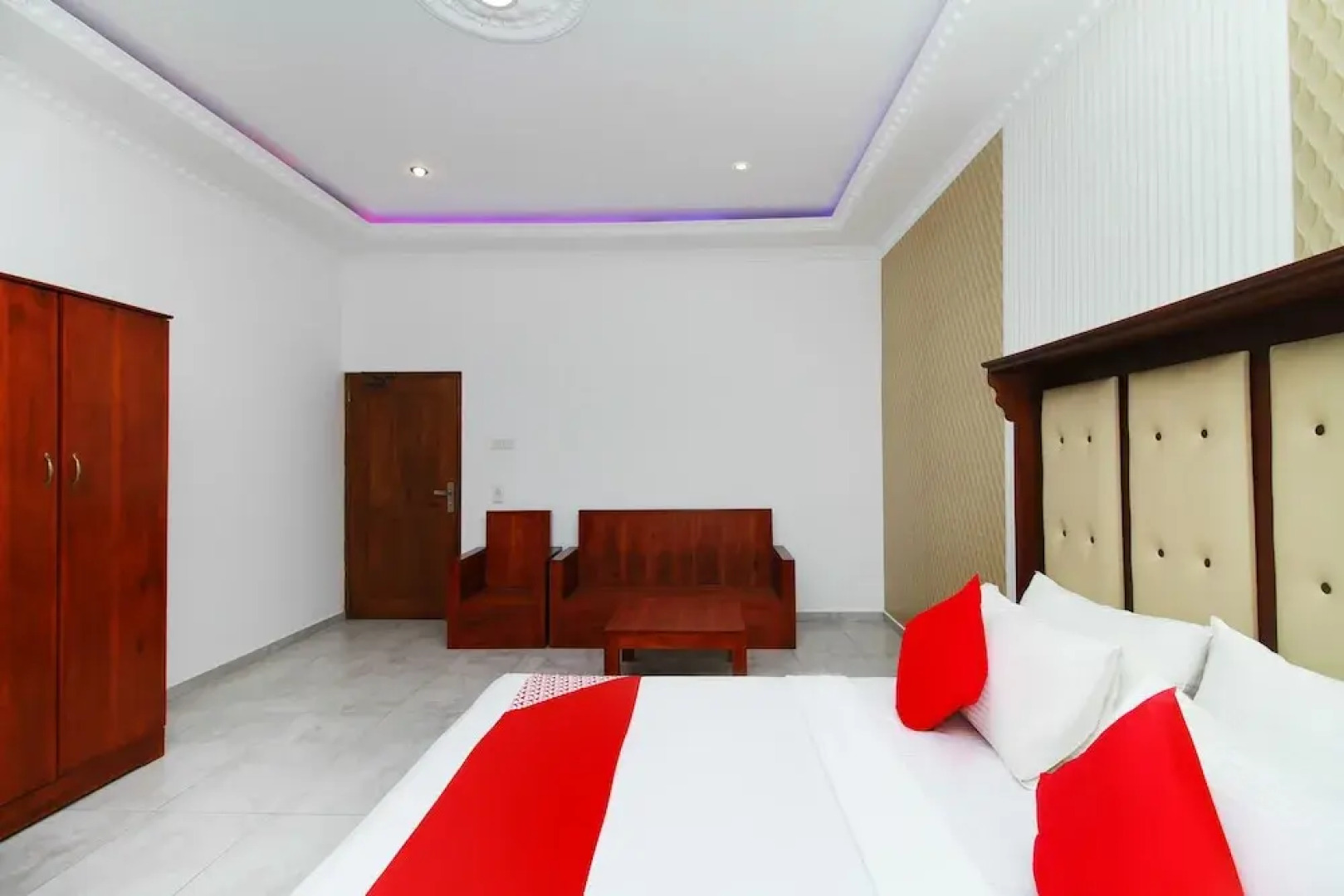 OYO 339 Chandiv Hotel