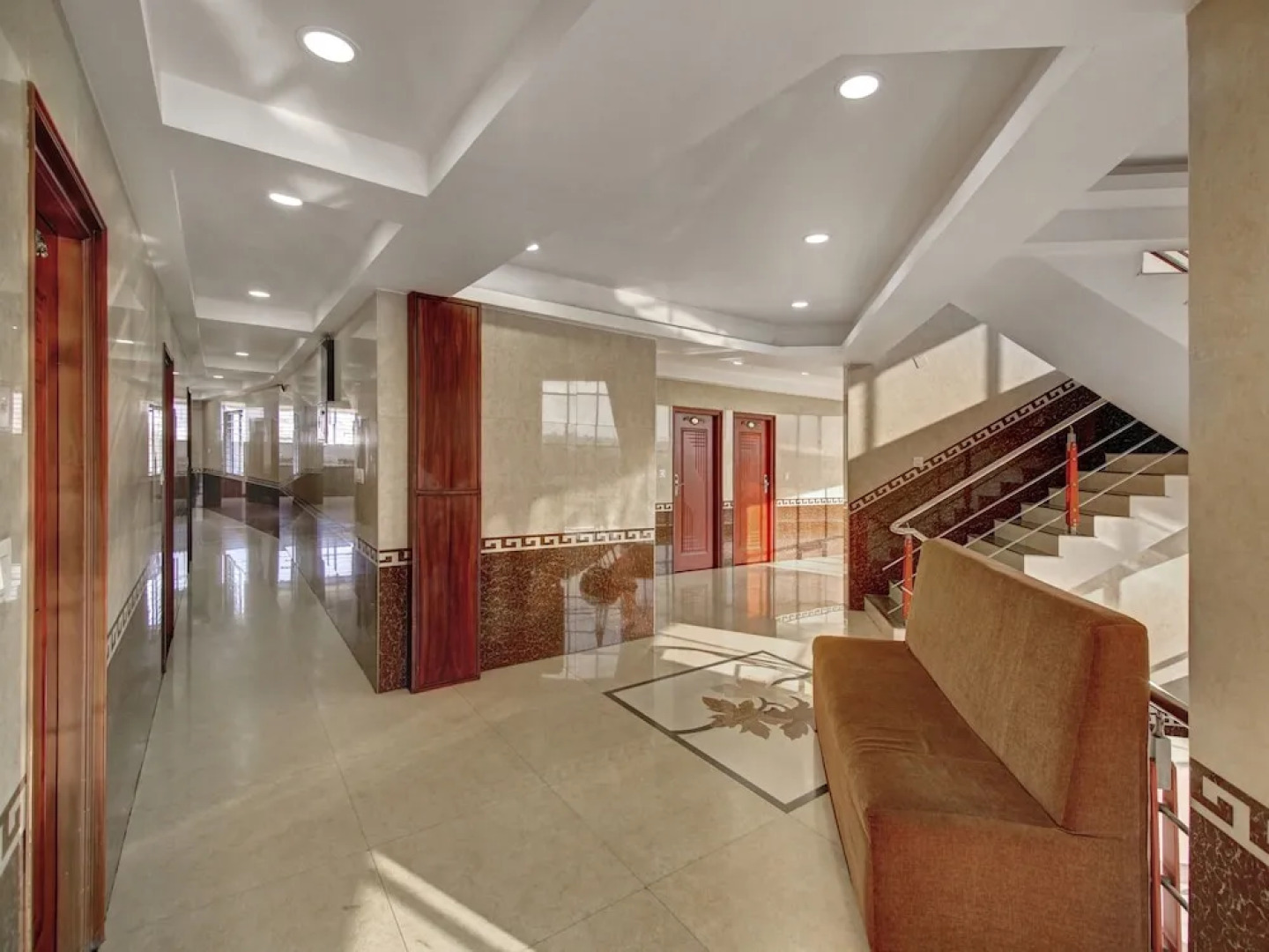 Oyo 30562 Ni Ambaari Elite