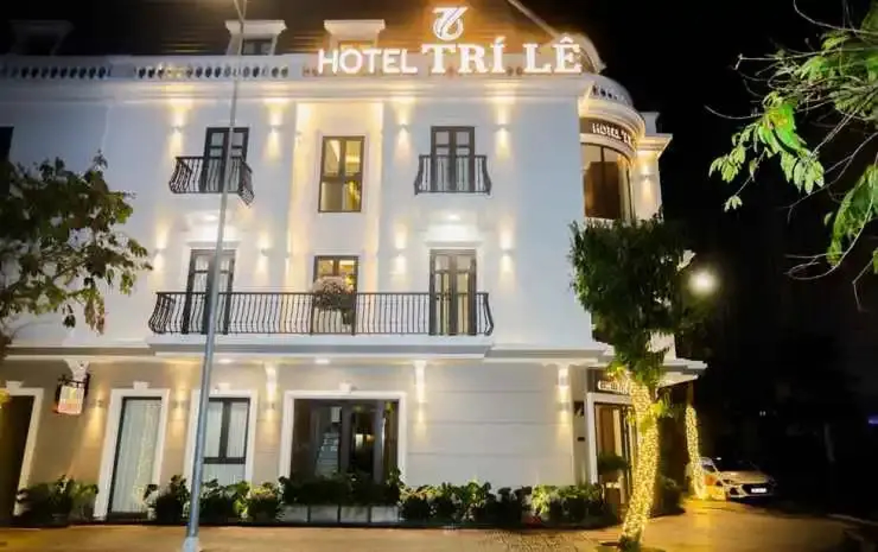 Hotel Trí Lê PREMIER