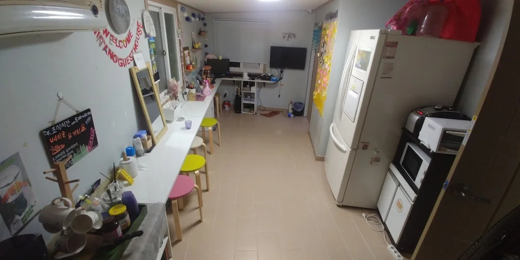 Ninano Guesthouse - Hostel