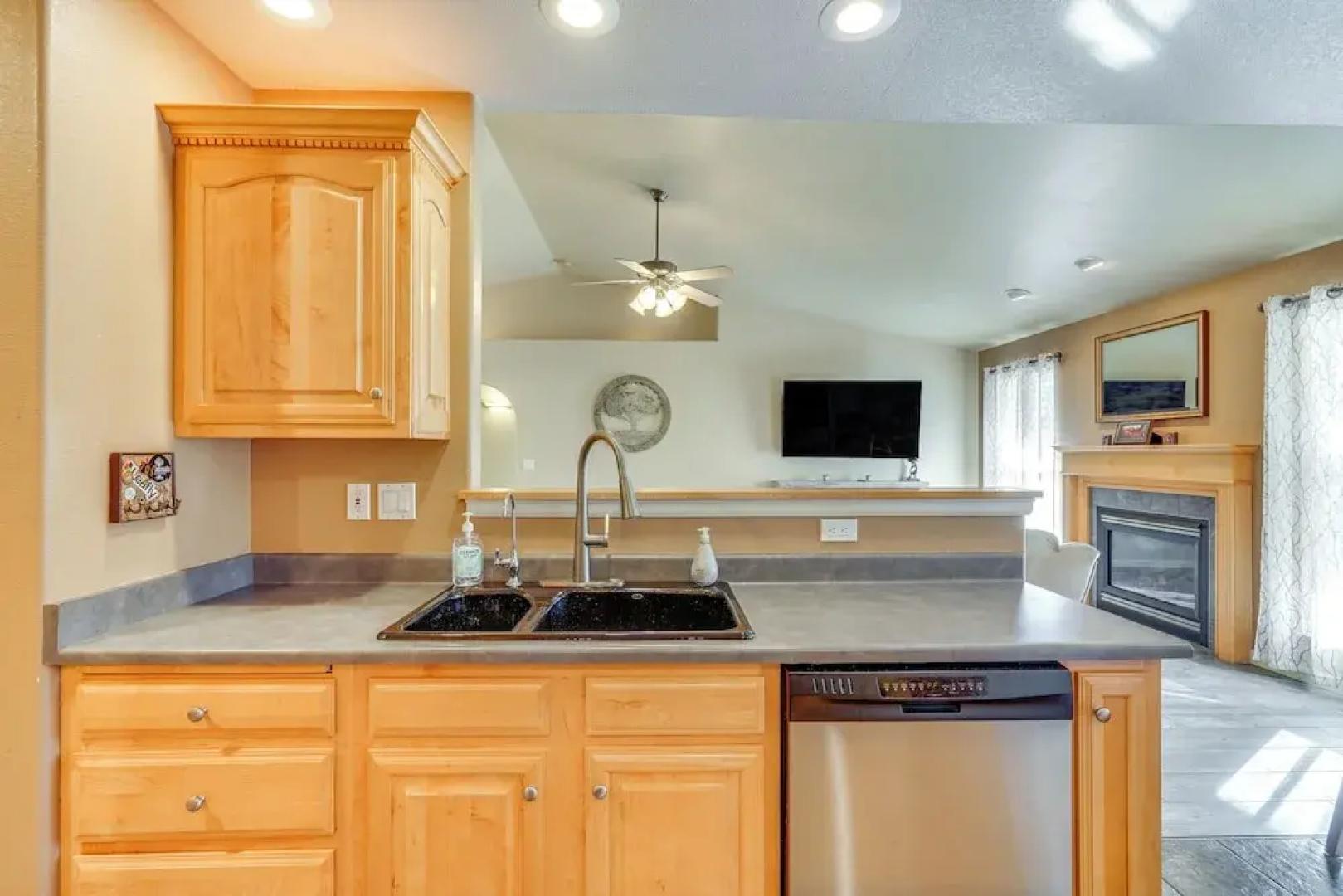Patio & Grill: Family Home in Pueblo West