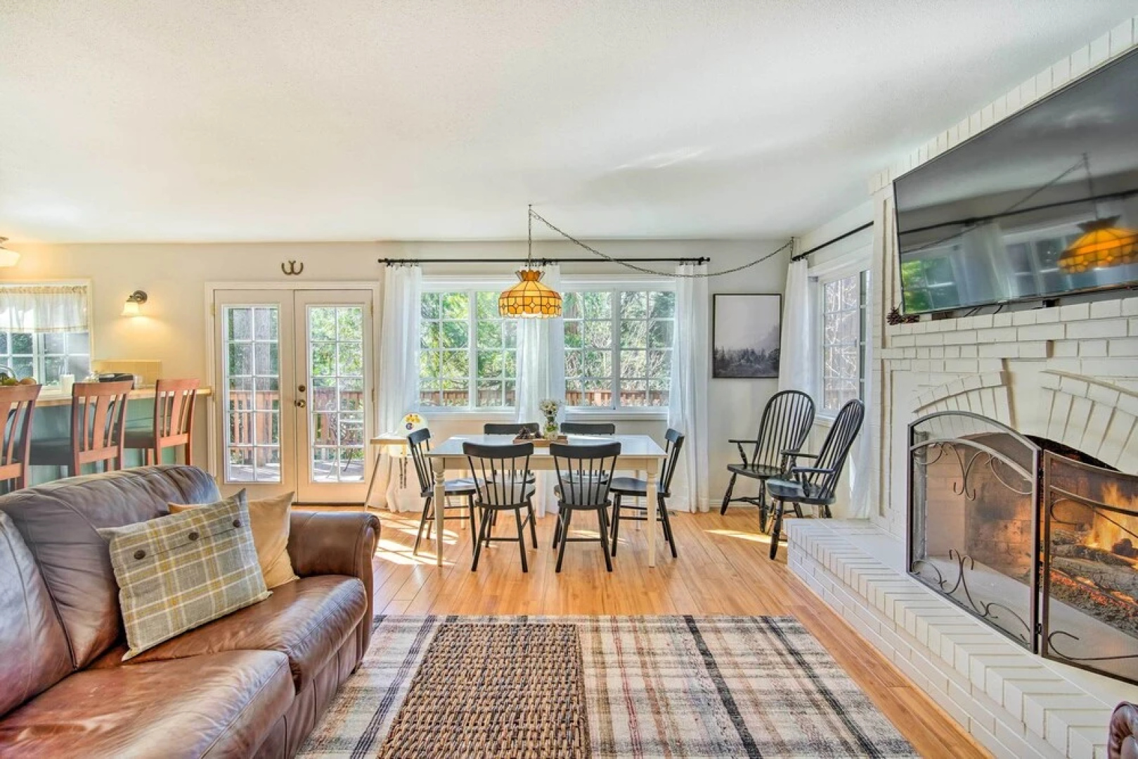Stunning Getaway in Lake Arrowhead!