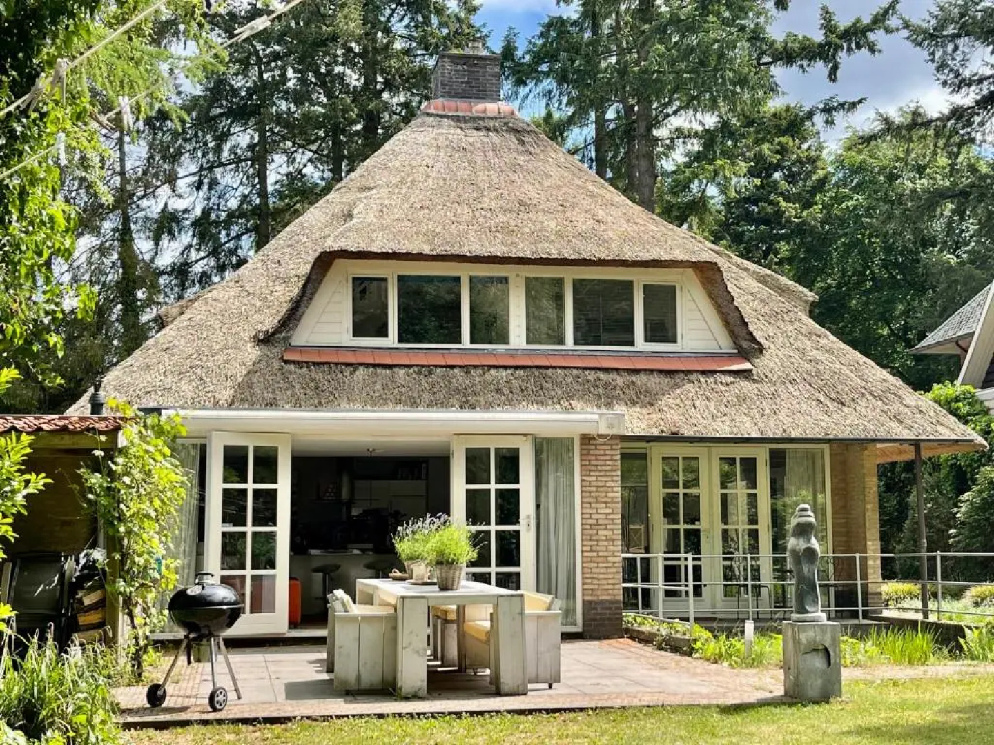 Exclusive villa AMS area