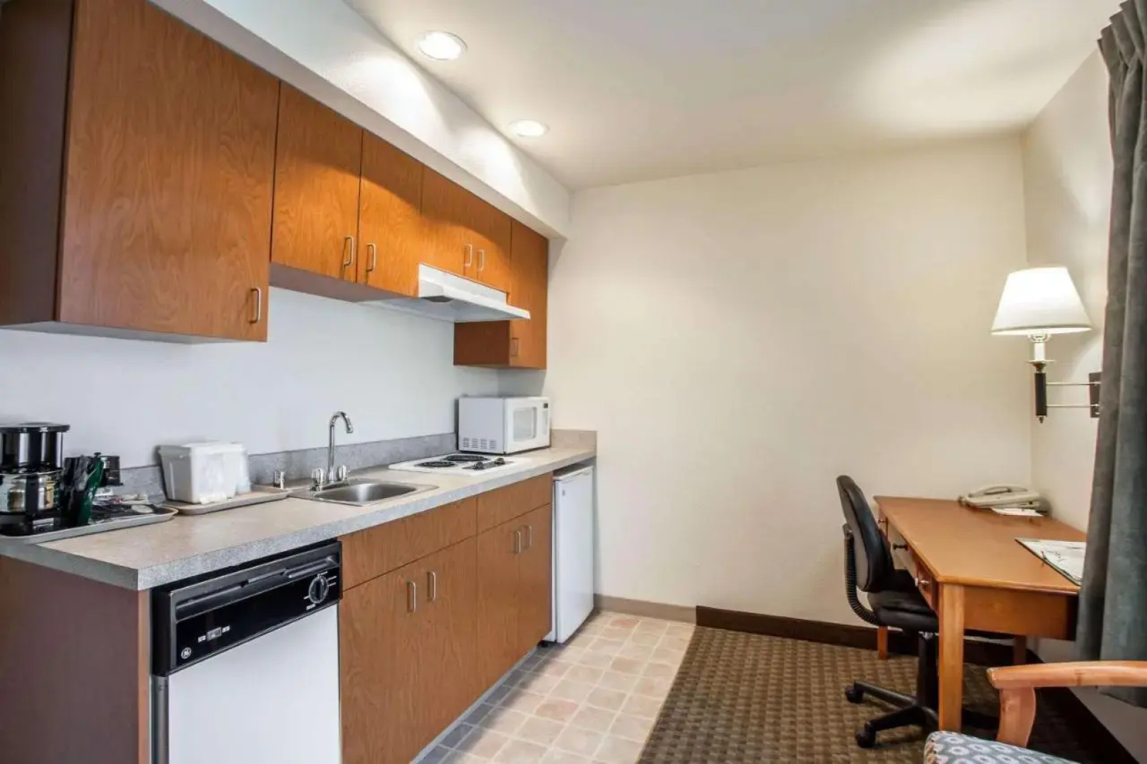 Quality Inn & Suites - 3 Stars