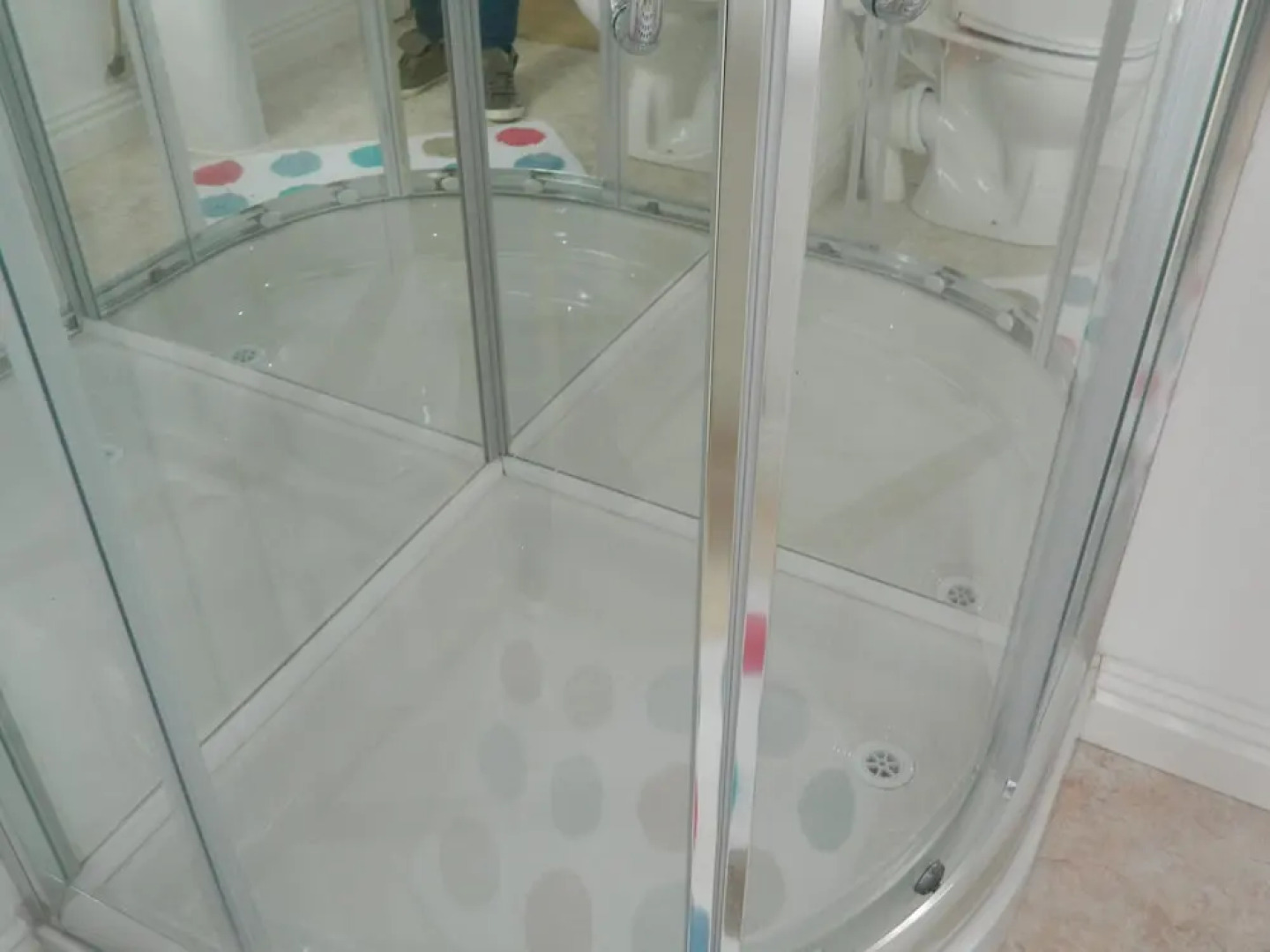 Hookless Holiday Homes