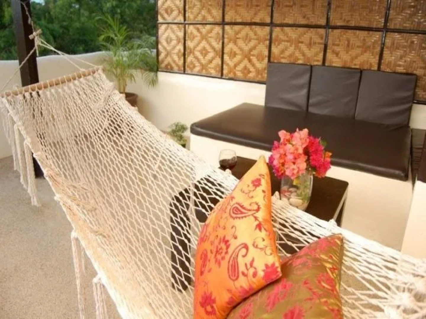 ChARTs Resort and ART-Café