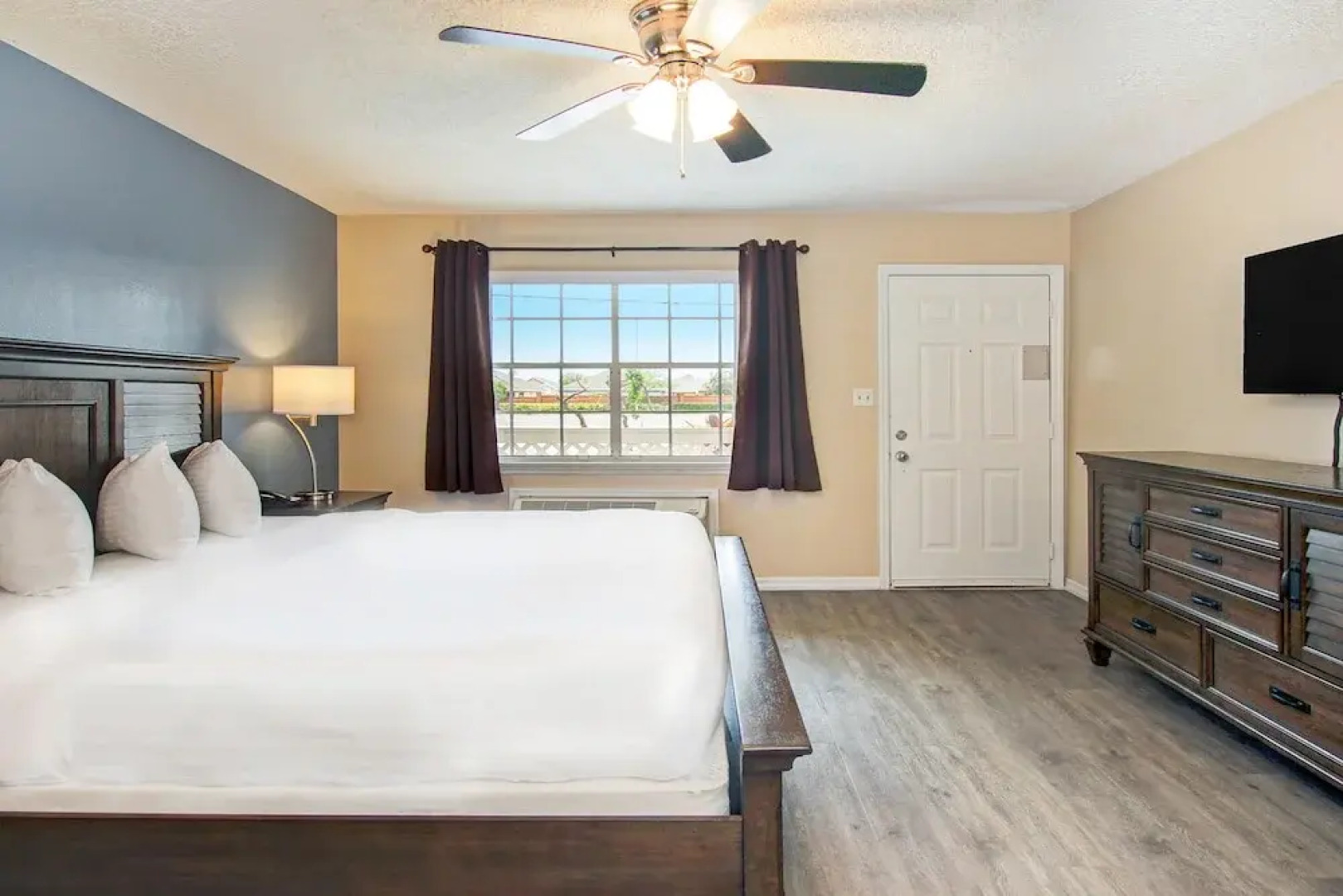 The Palmer Inn & Tennis Club