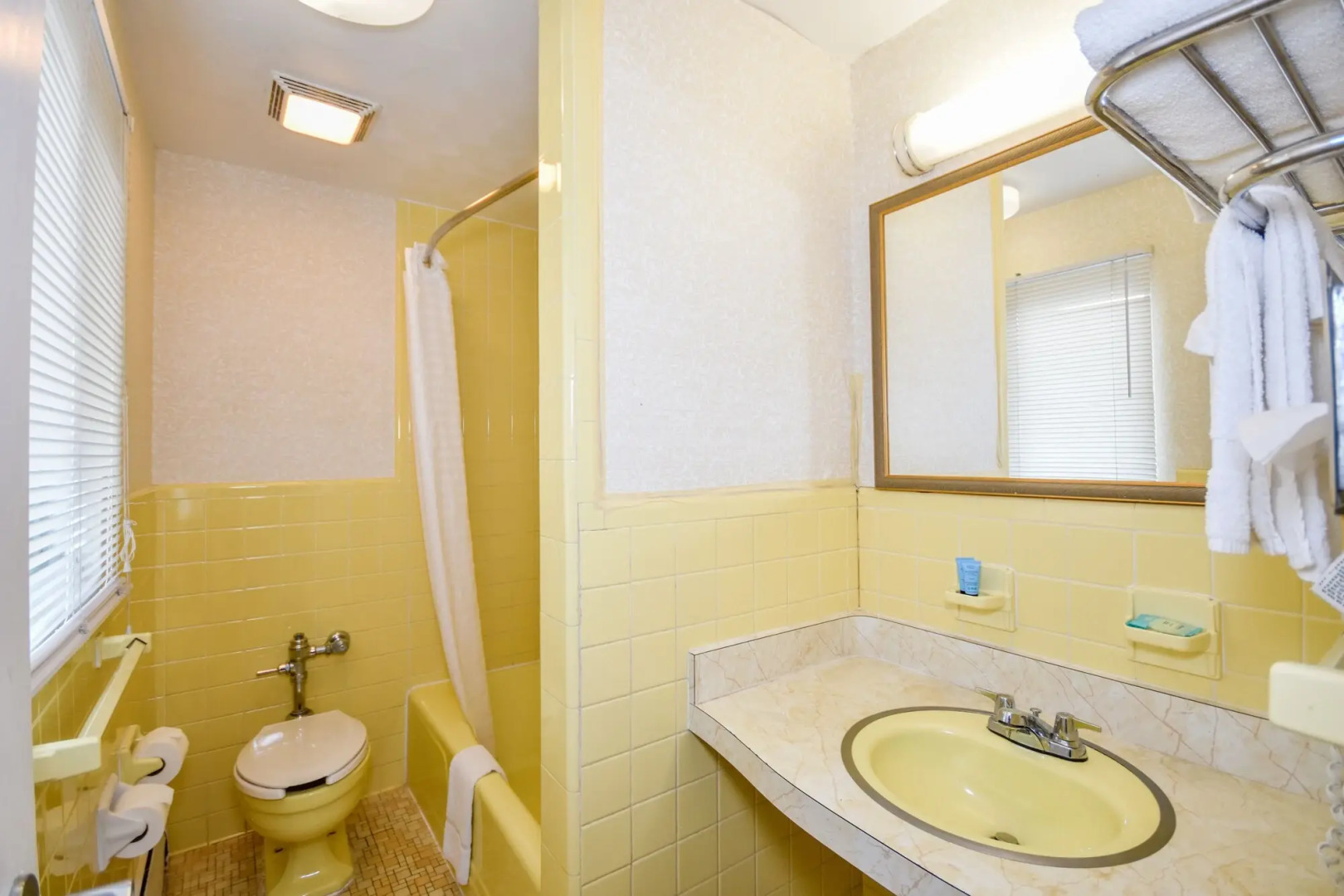 Monticello Inn Framingham