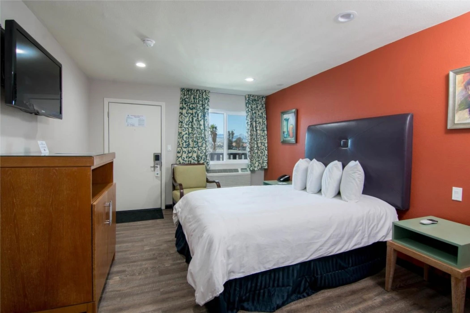 Azul Inn & Suites