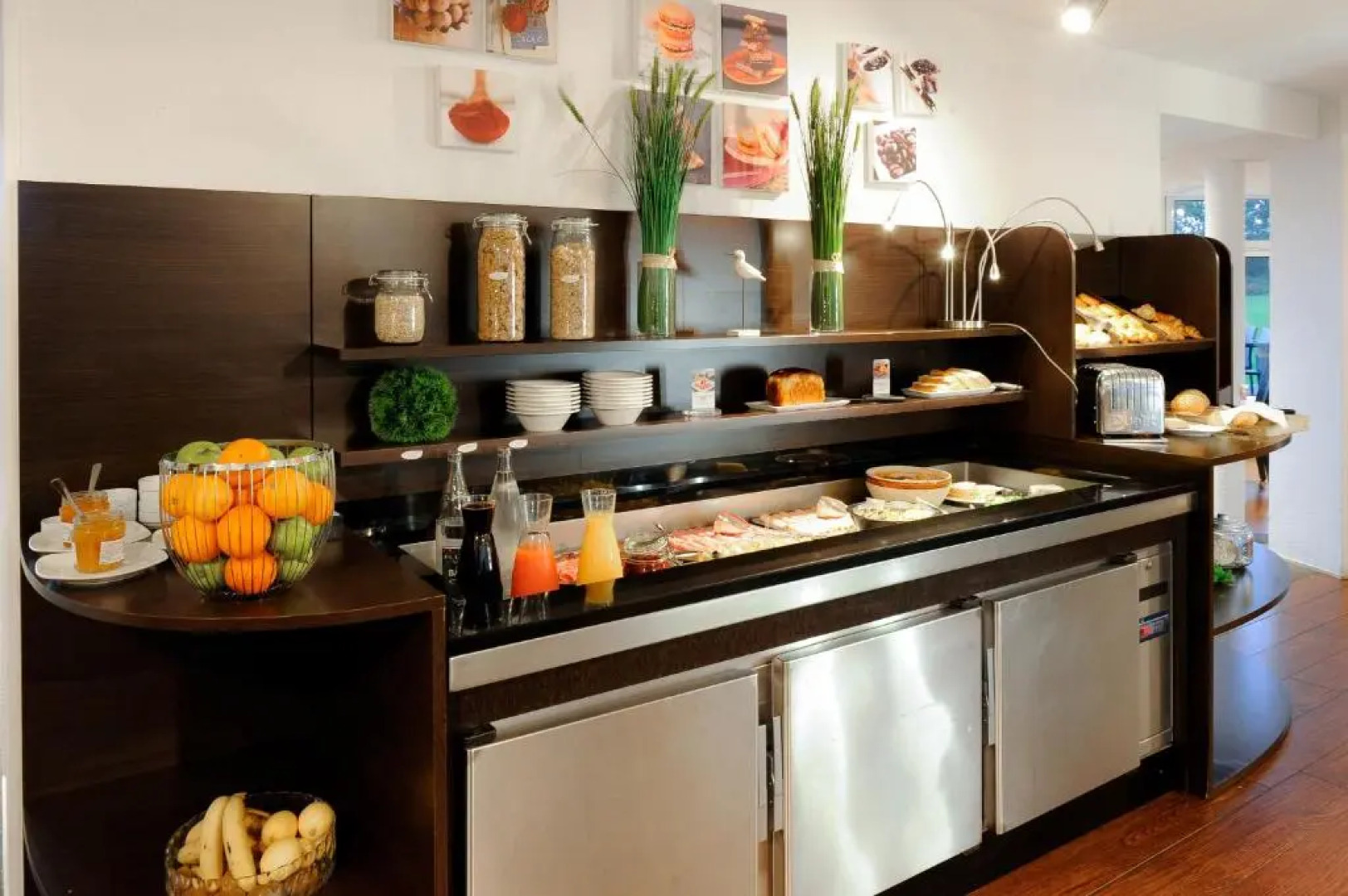 Mercure Omaha Beach Hotel