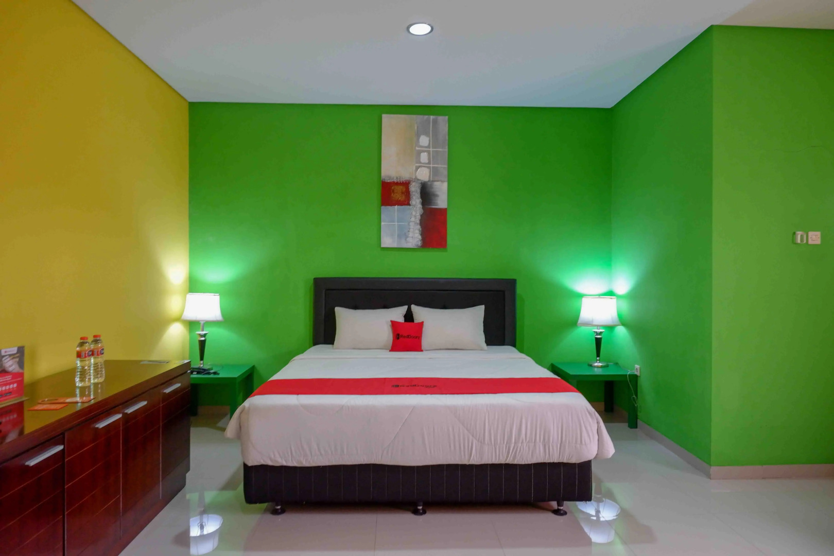 RedDoorz near Bandara Adi Soemarmo Solo