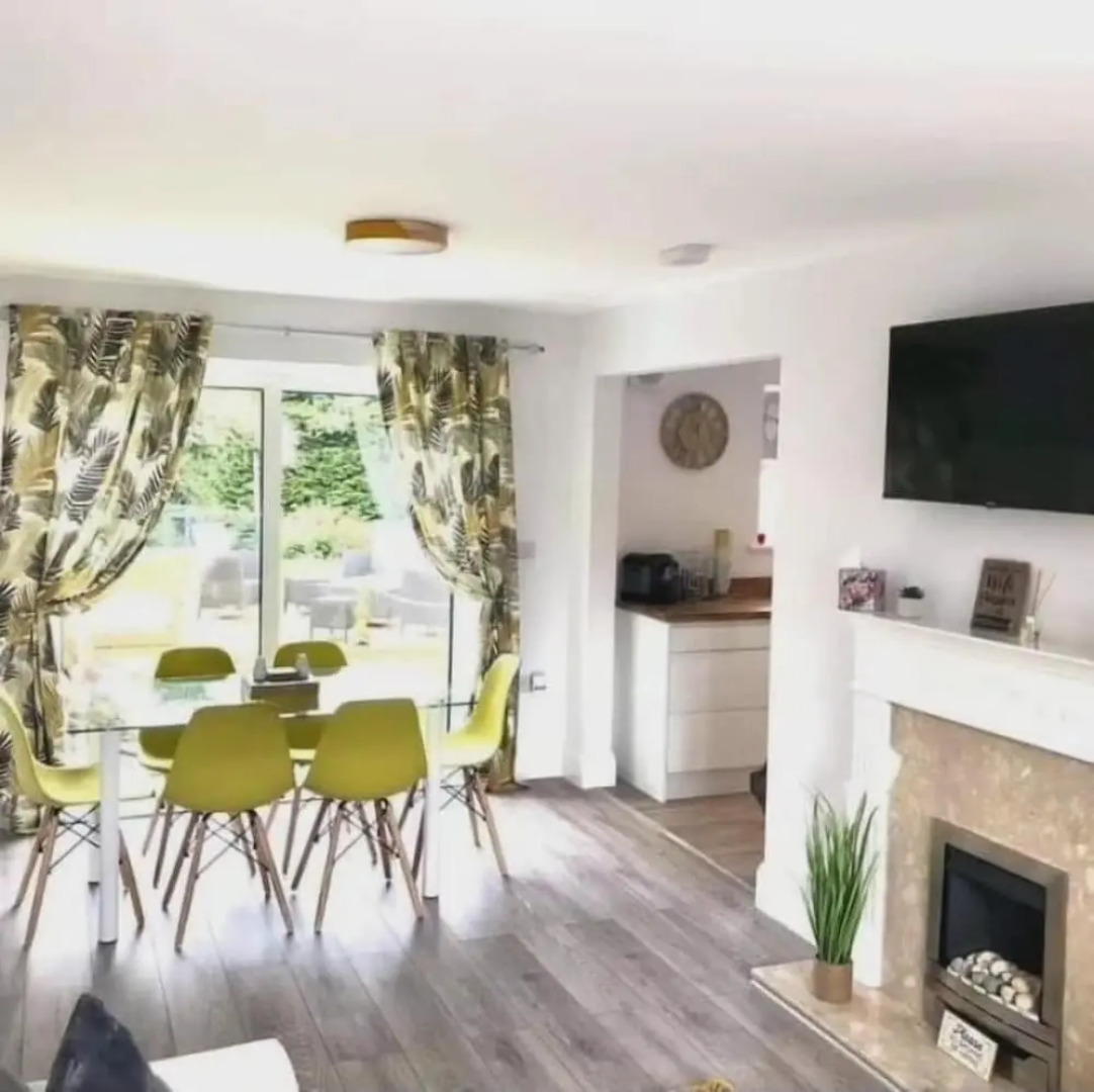 Serenity Holiday Let in South Chard