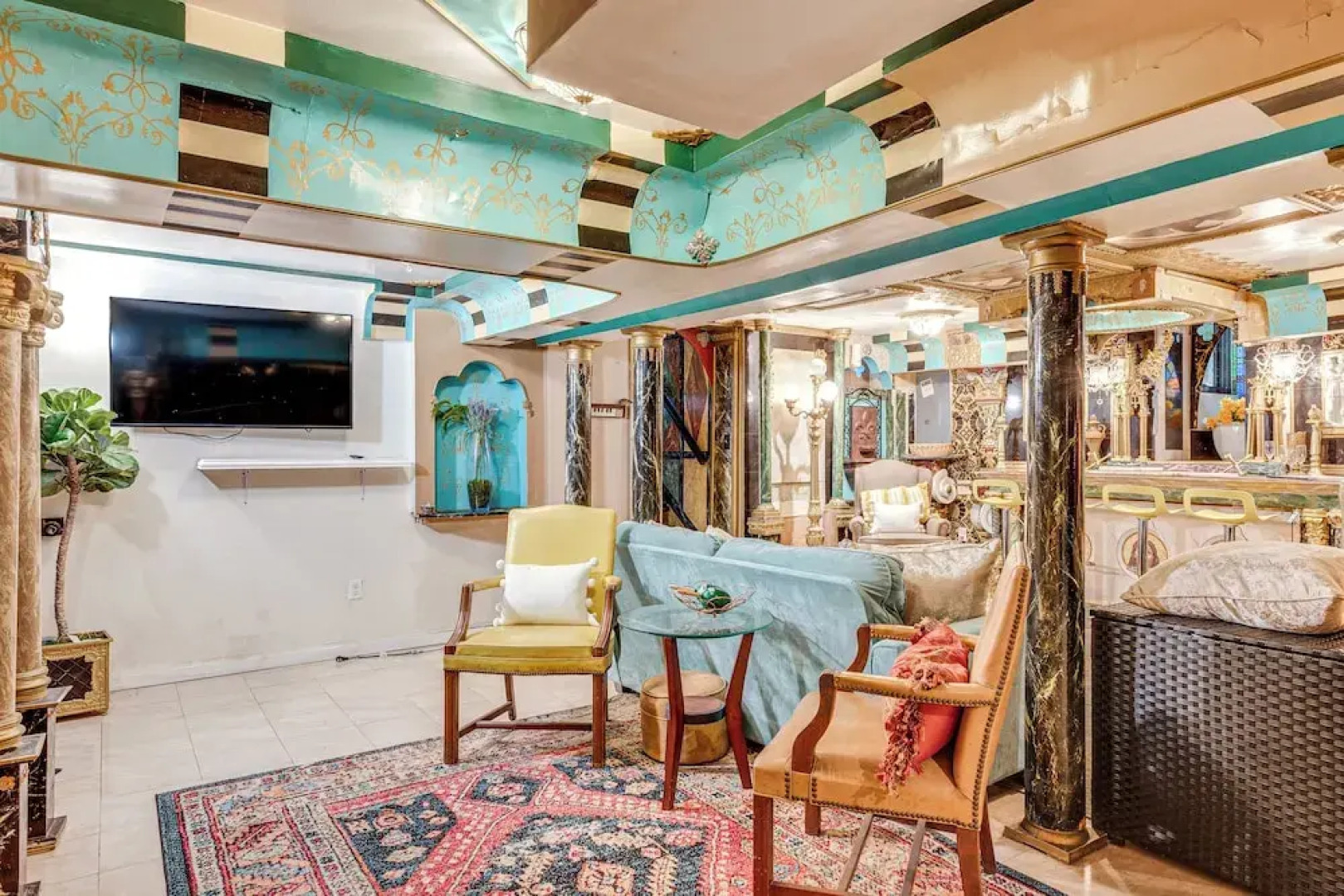 Near Downtown Scranton: Getaway w/ Patio