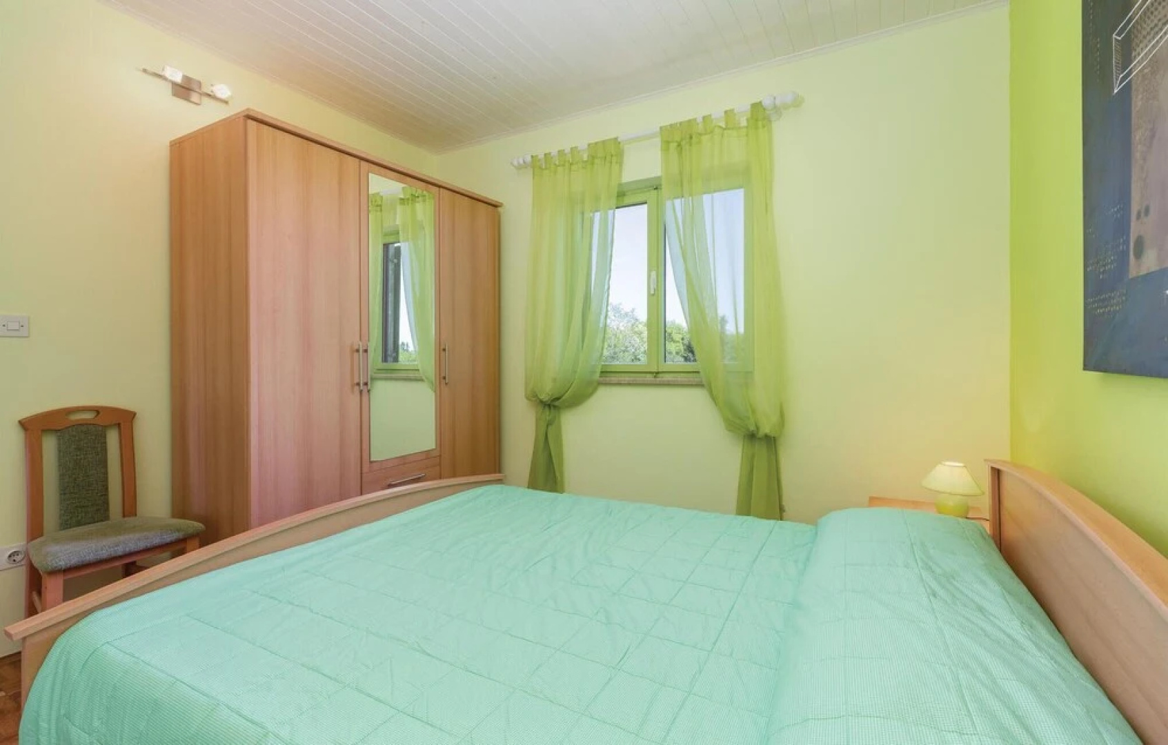 Stunning Home in Tar With Wifi and 4 Bedrooms