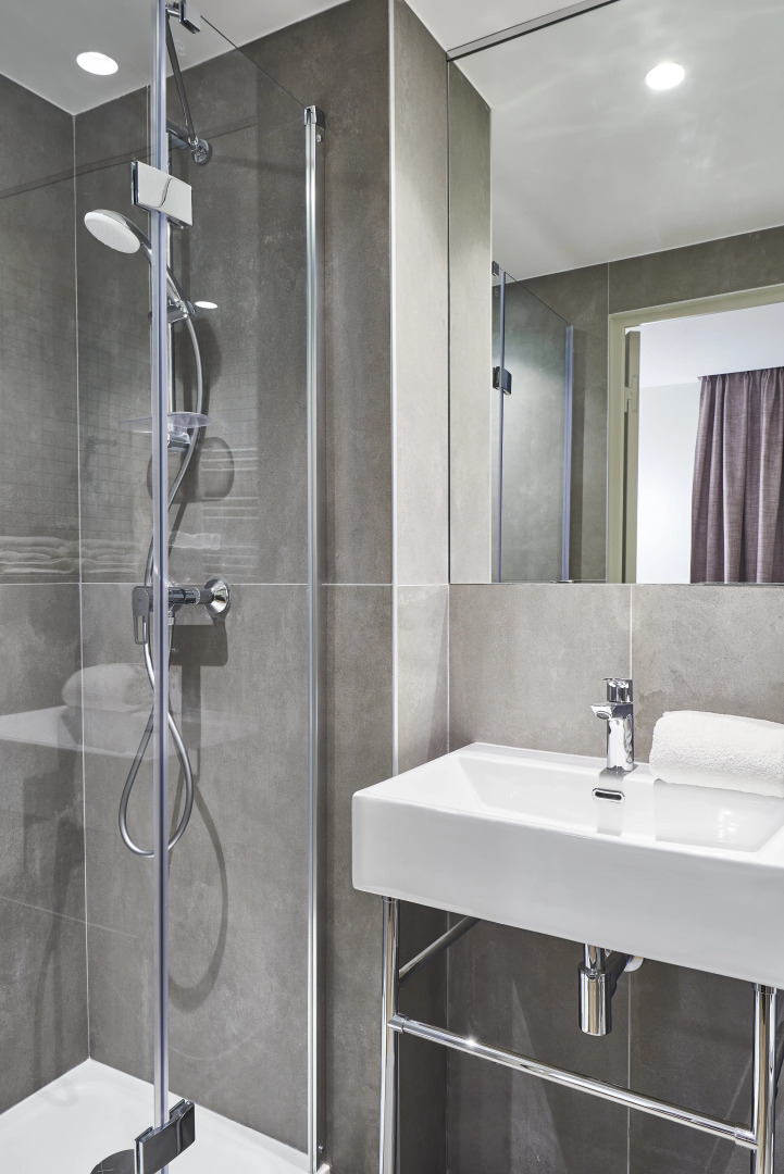 Hôtel Cervantes by Happyculture