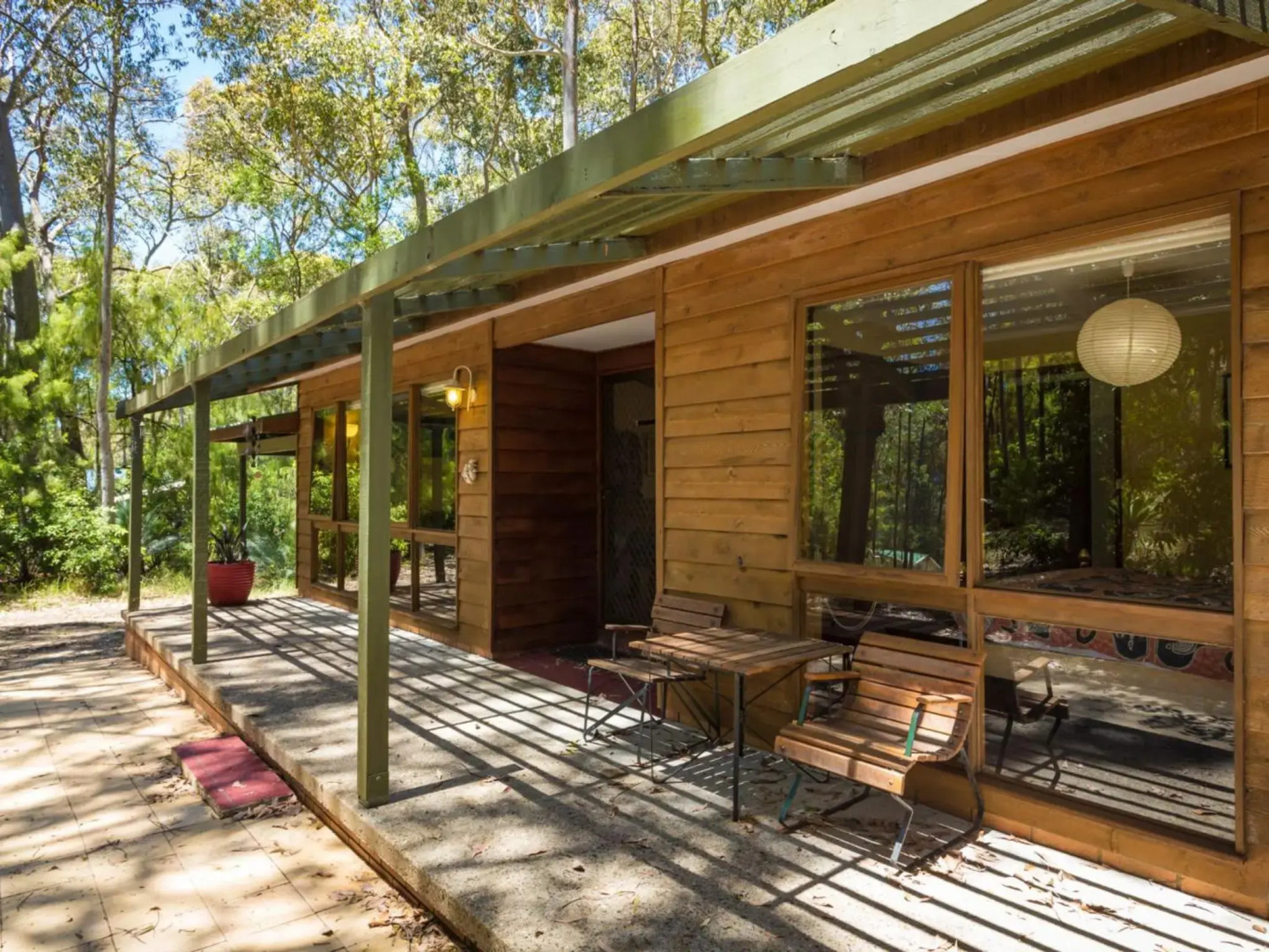 Caseys Pet Friendly Beach Cottage