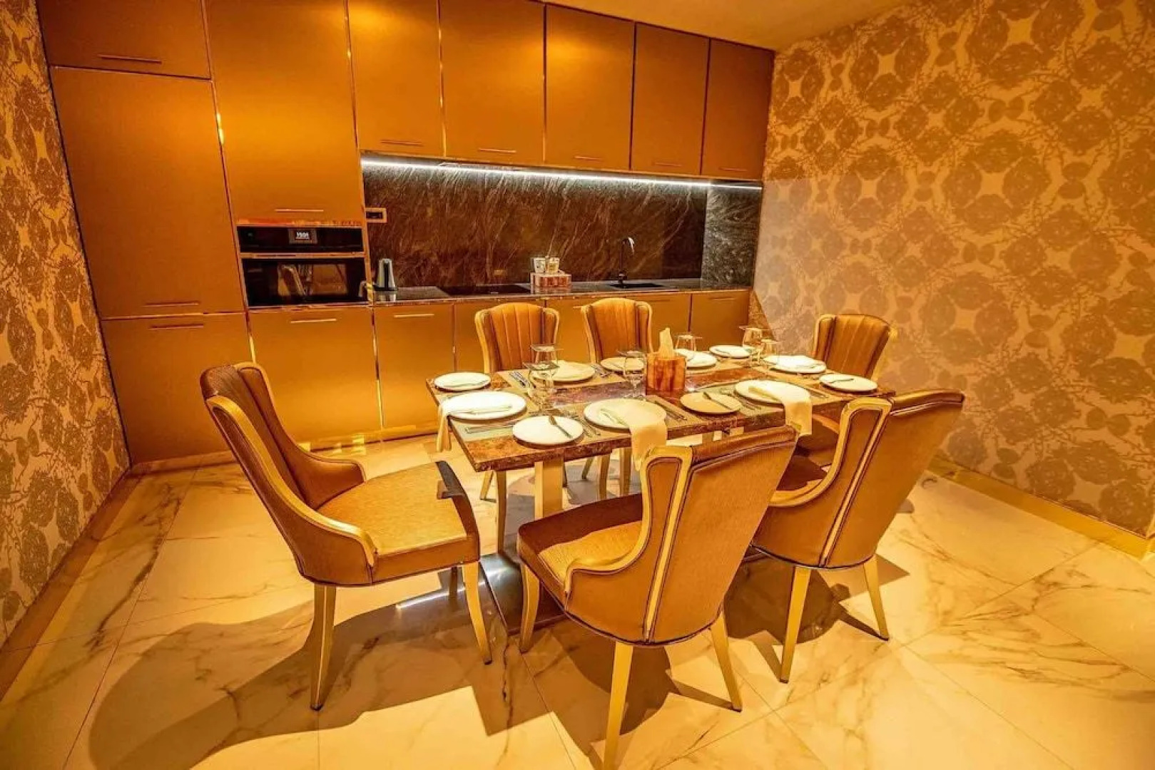 No 1 Oxford Street Hotel And Suites