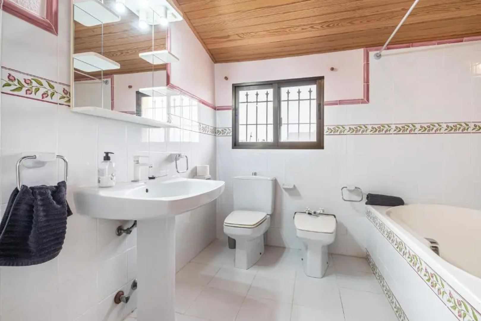 Espectacular Villa en La Nucía. Privacidad total.