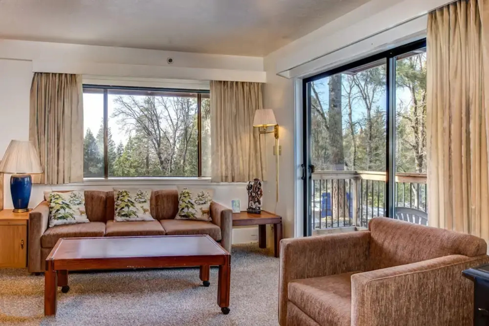 Cozy Corner Studio-a112