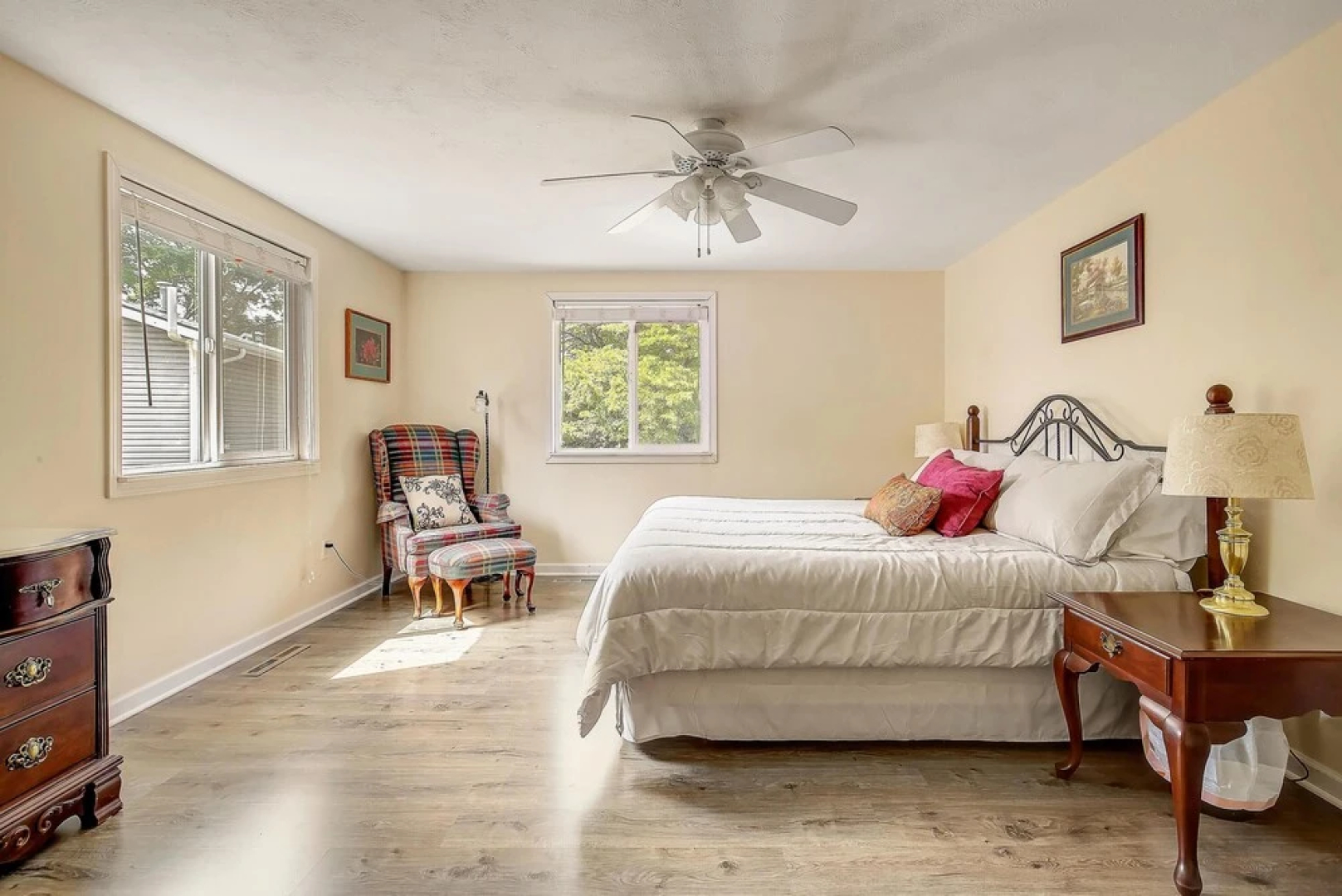 Ideally Located Westminster Home - Sleeps 13