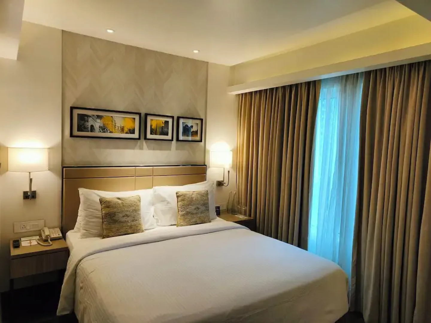 Royal Hometel Suites Dahisar Mumbai