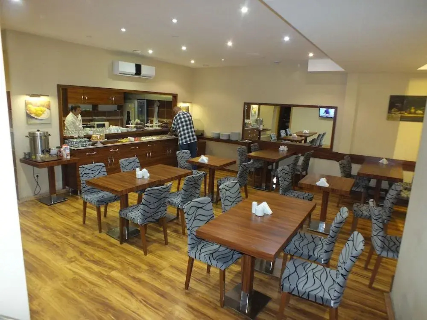Somya Hotel