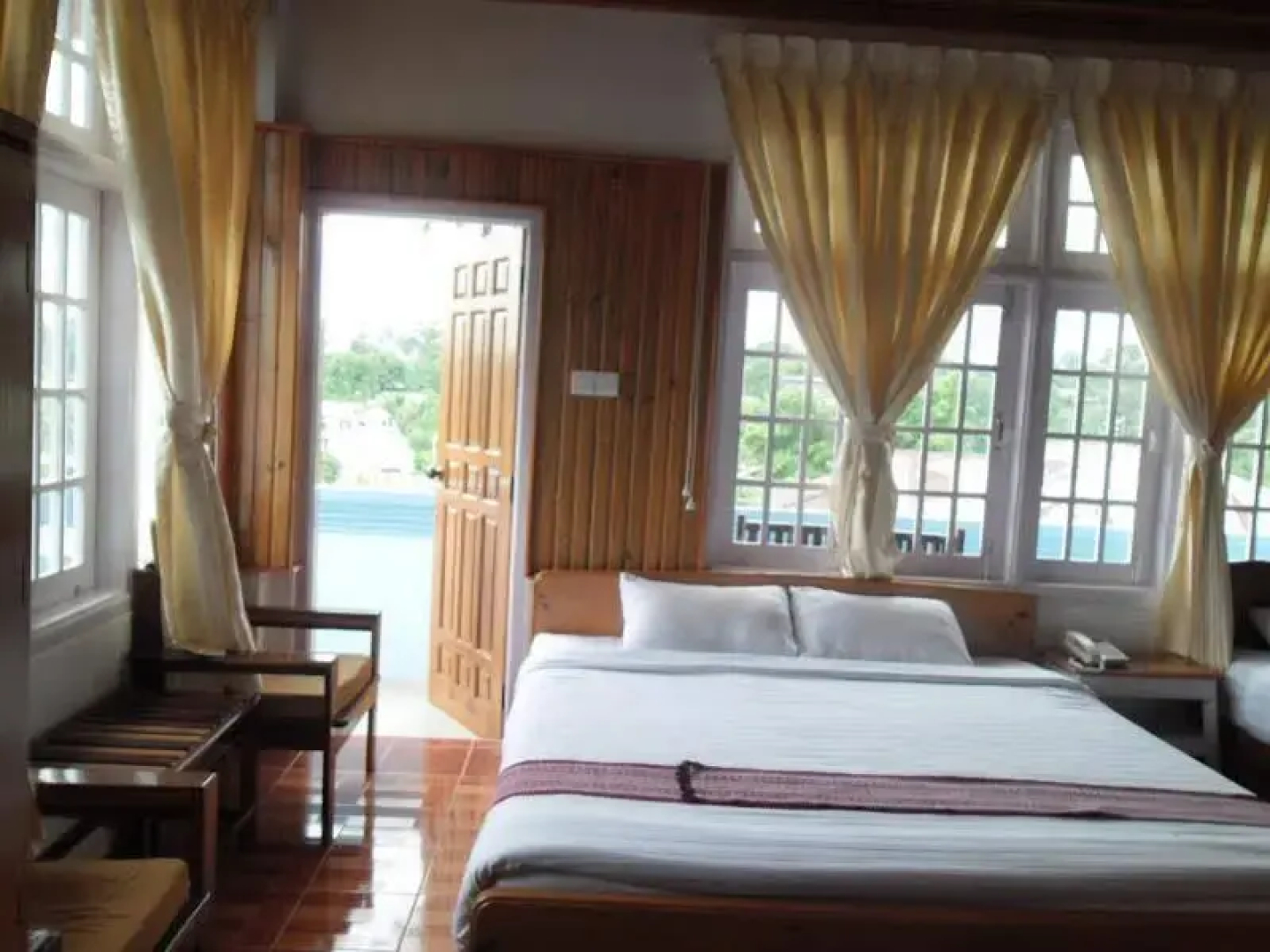 Pine Breeze Hotel
