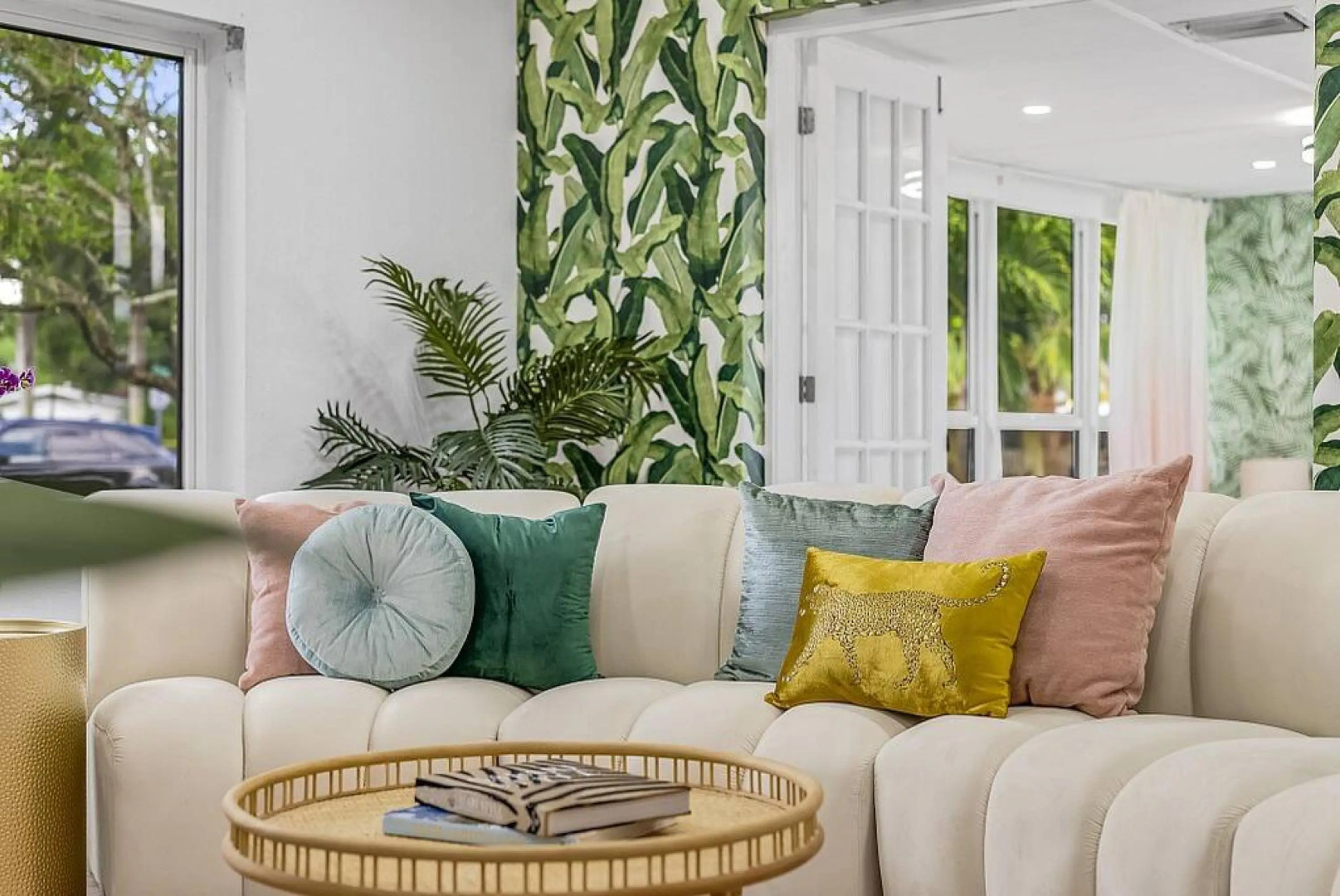 4BR Oasis Pool Putting Green