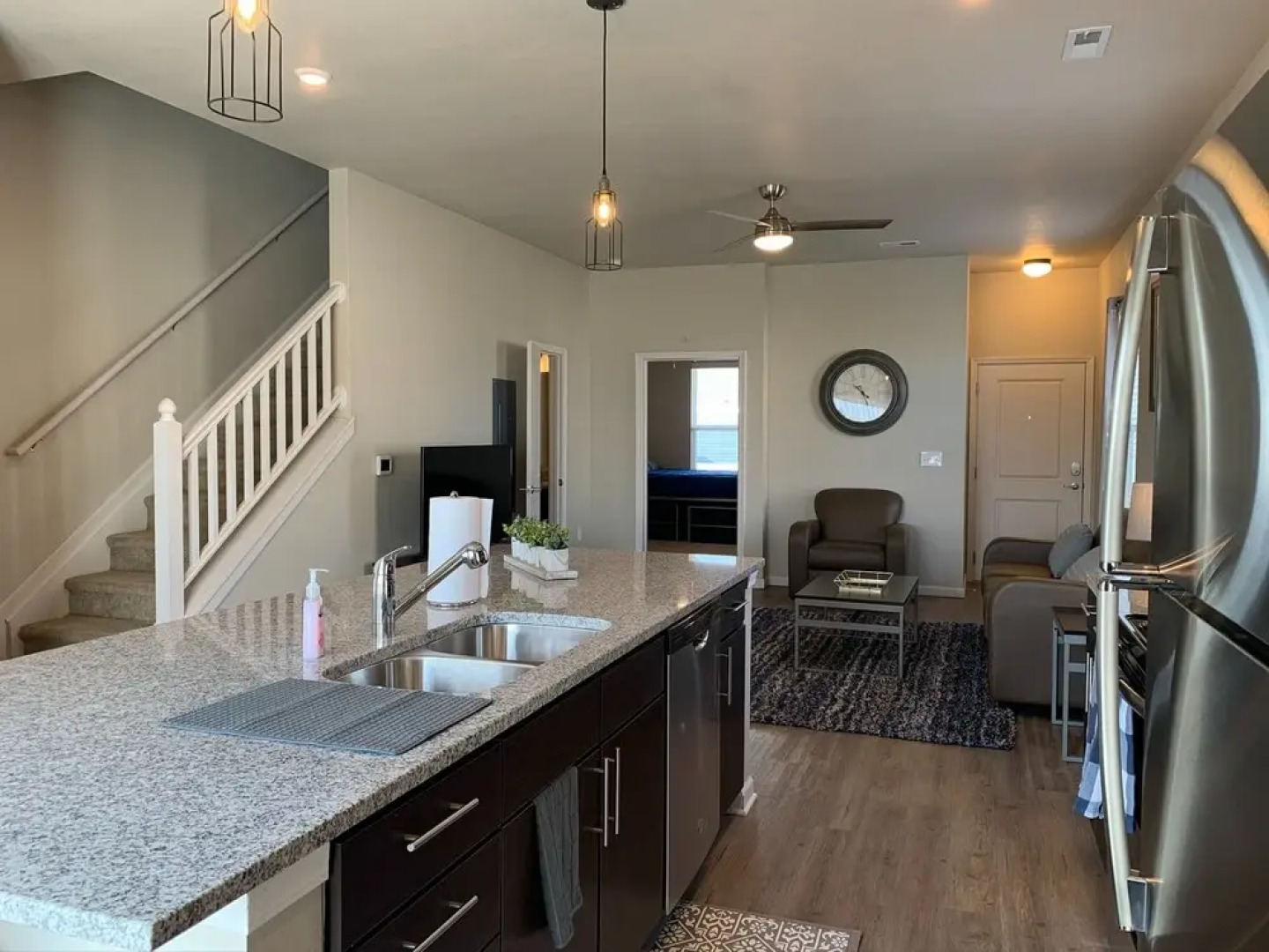 4 Bedroom Cozy House near City Attractions