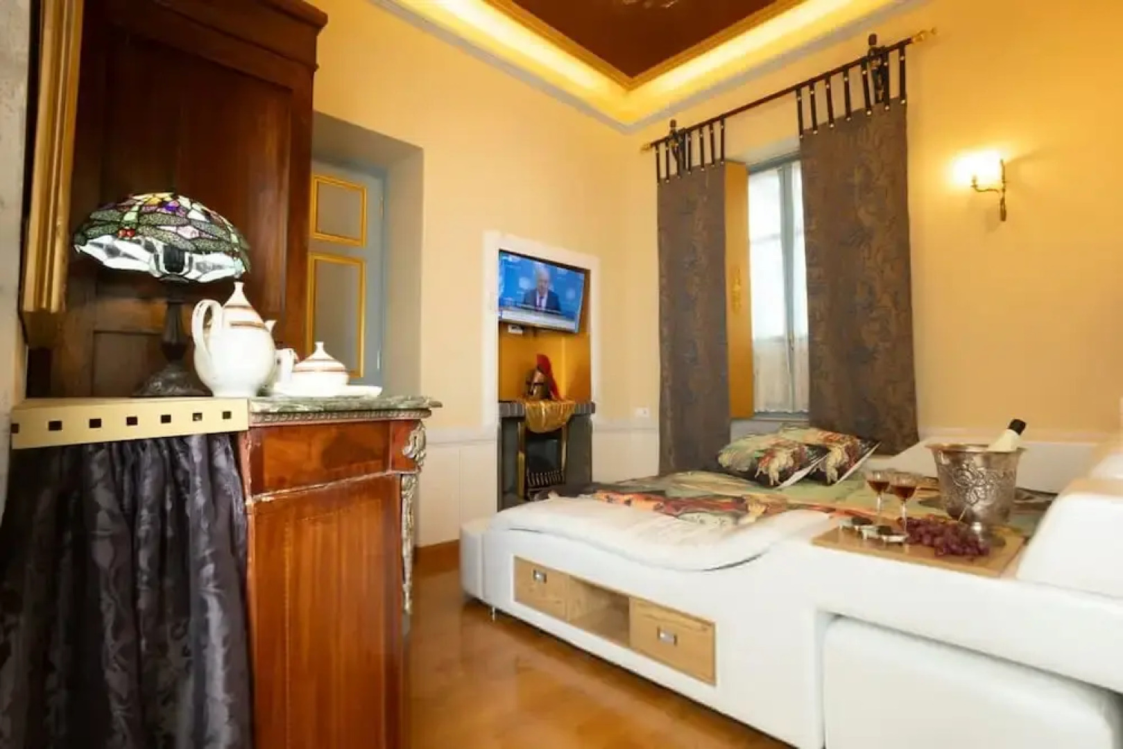 Athena Pegasus Suites - Medousia Spa Luxury Escape