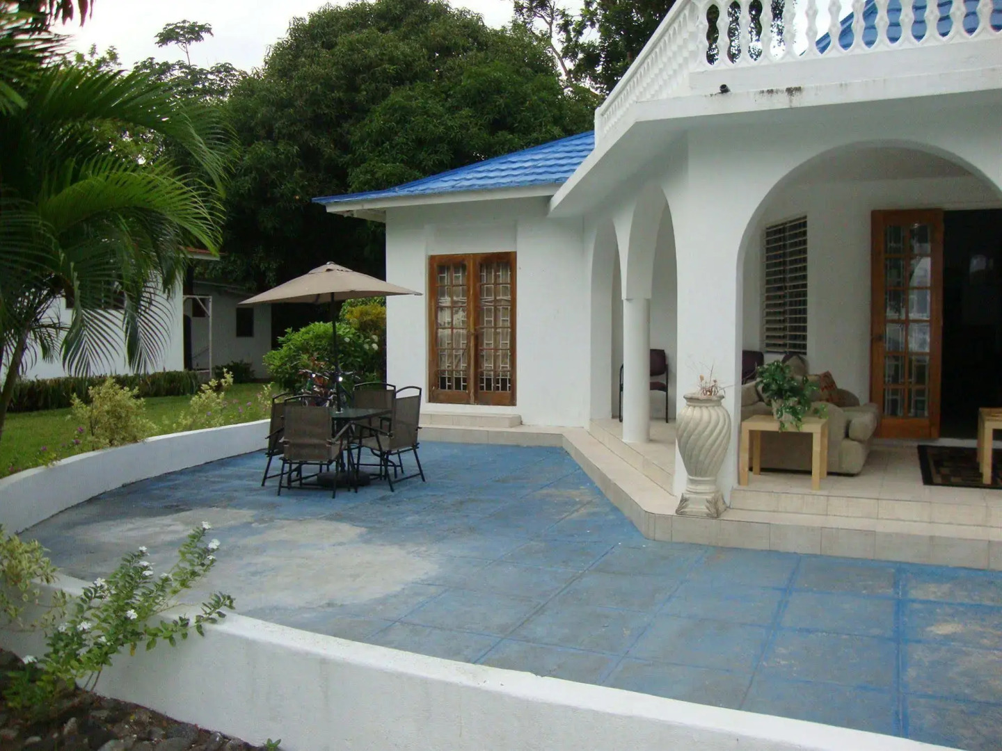 By the Sea Vacation Home and Villa