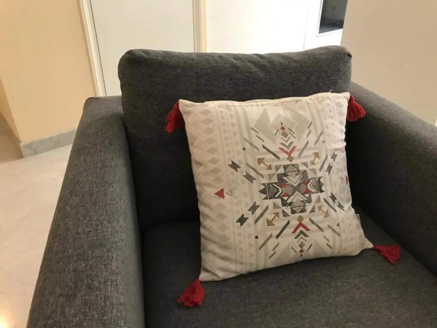 Le Victoria, 2p moderne, les pieds dans l'eau, Parking, Piscine