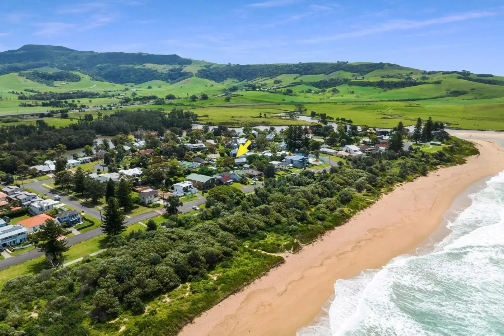 ARALUEN HOUSE Werri Beach 4pm Check Out Sundays