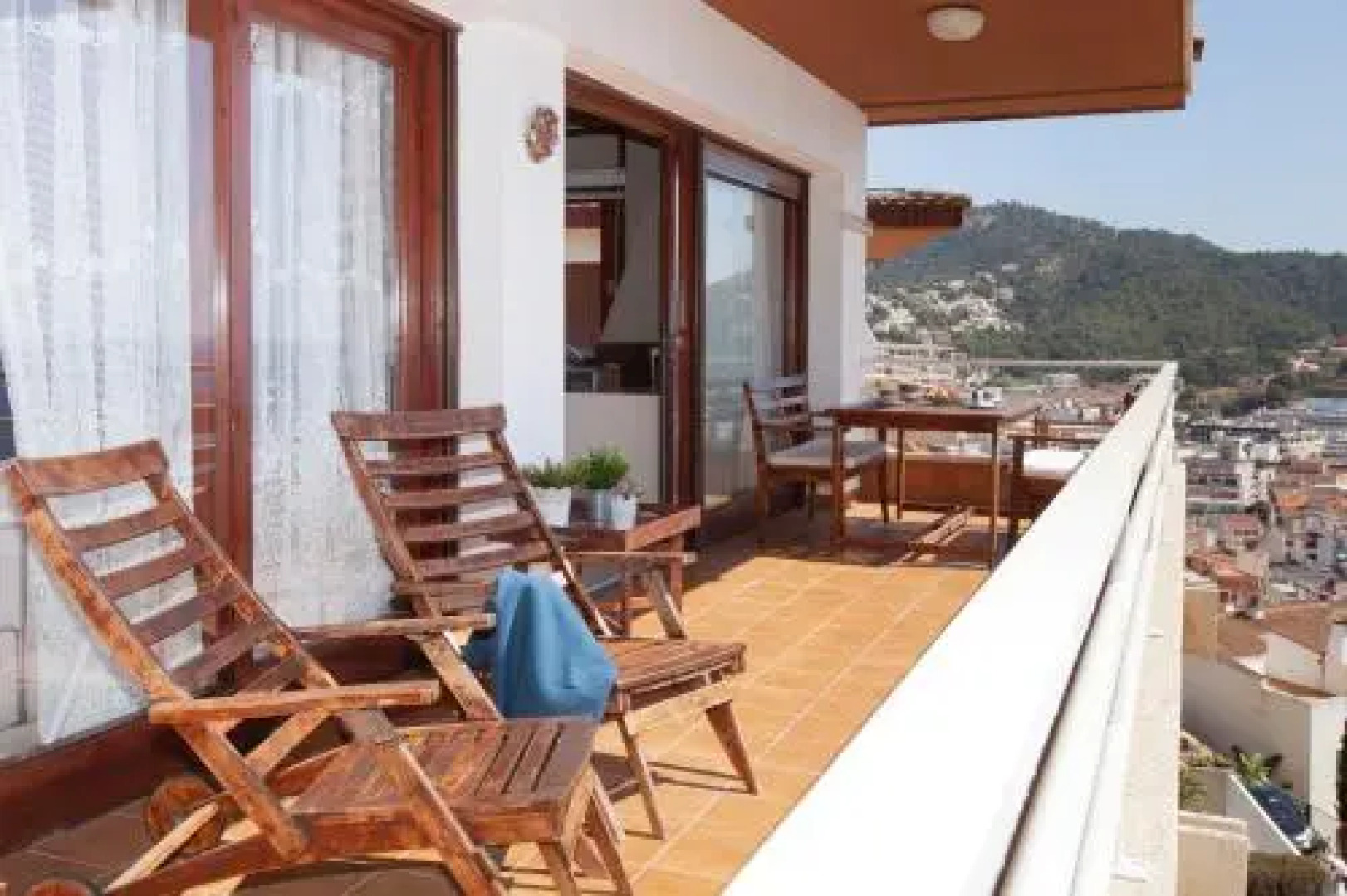Lets Holidays Apartment Costa Brava