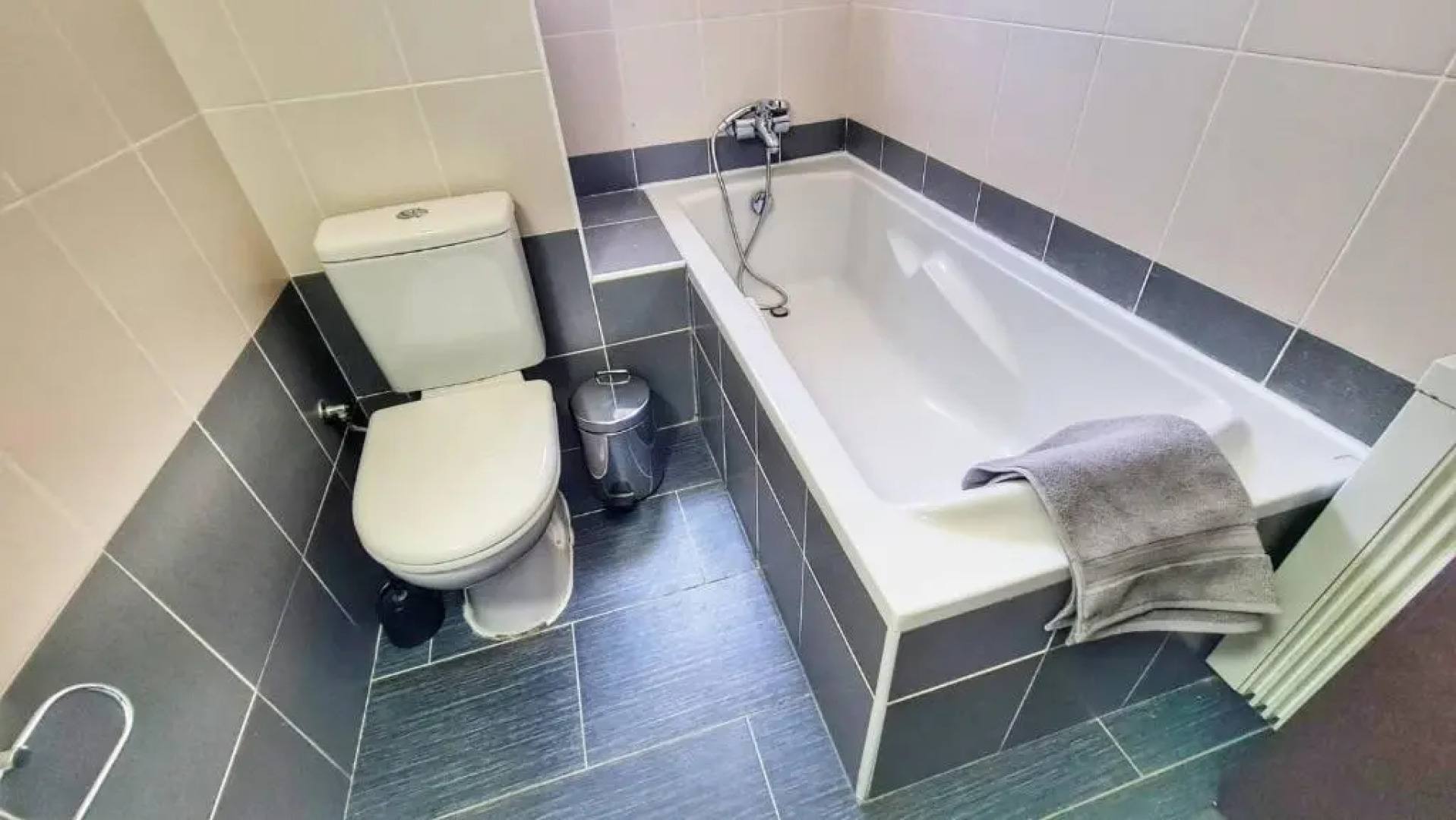 Luxury 2-bed apartment minutes to downtown