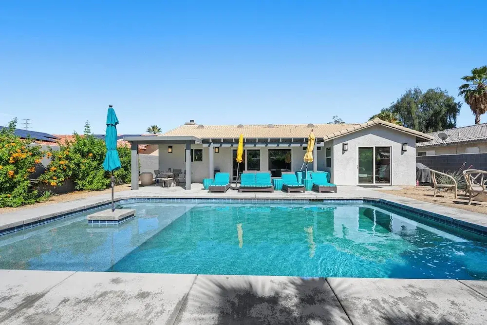 Oasis of Palm Springs