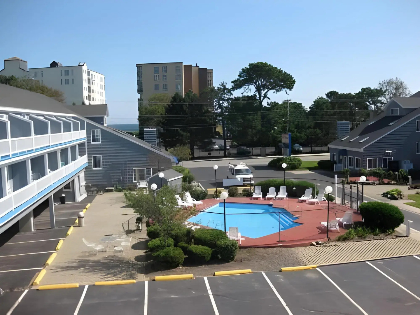 Grand Beach Inn