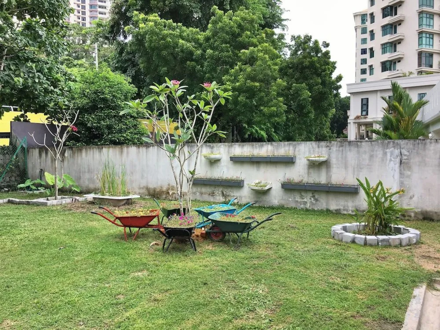 iBook 3 - Beachside Bungalow