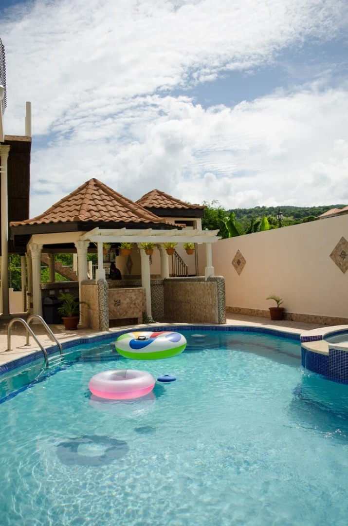 Colors Hideaway Estate