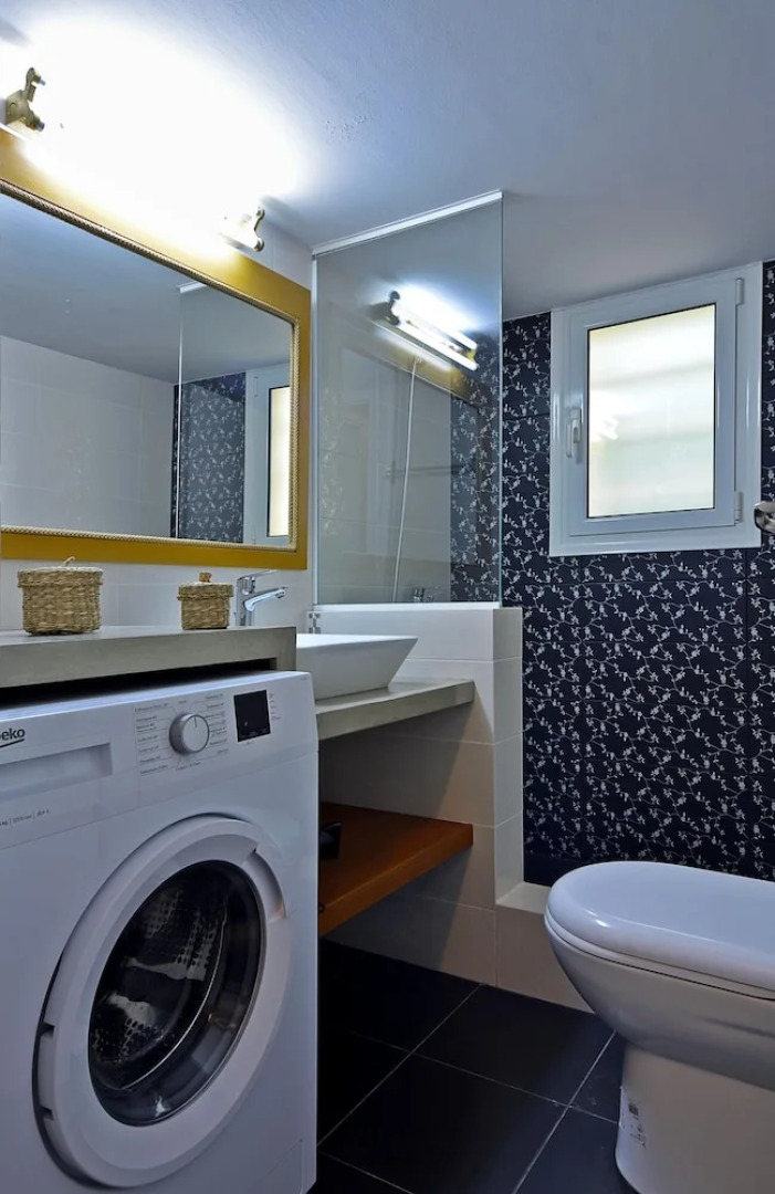 Thetidos Minimal Modern Apartment