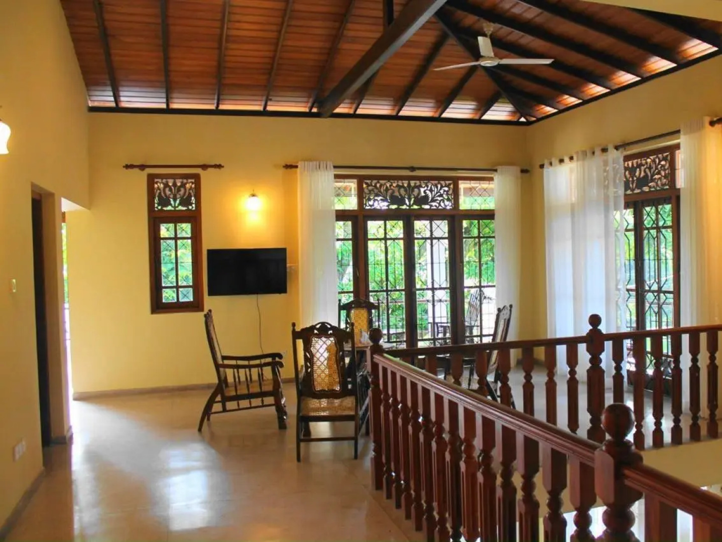 Mahakumara White House Hotel