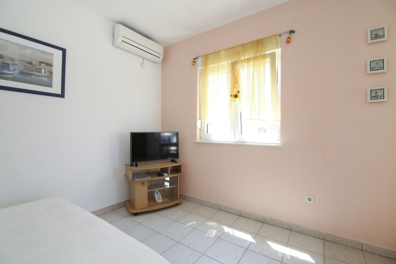 Studio apartment Tea - parking and grill, 100 m from sea SA2 Rogoznica, Riviera Sibenik
