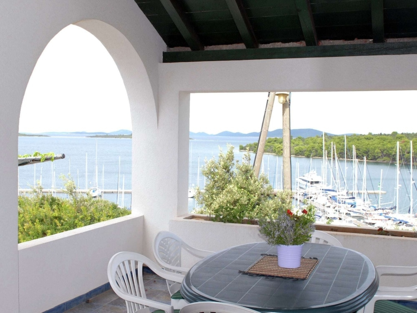 Holiday Home in Veli Rat Near Saharun