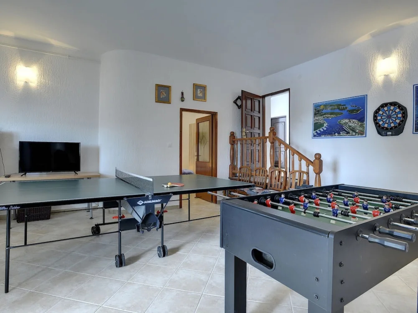 Holiday House for 14 Persons with Private Pool near Beach & Pula