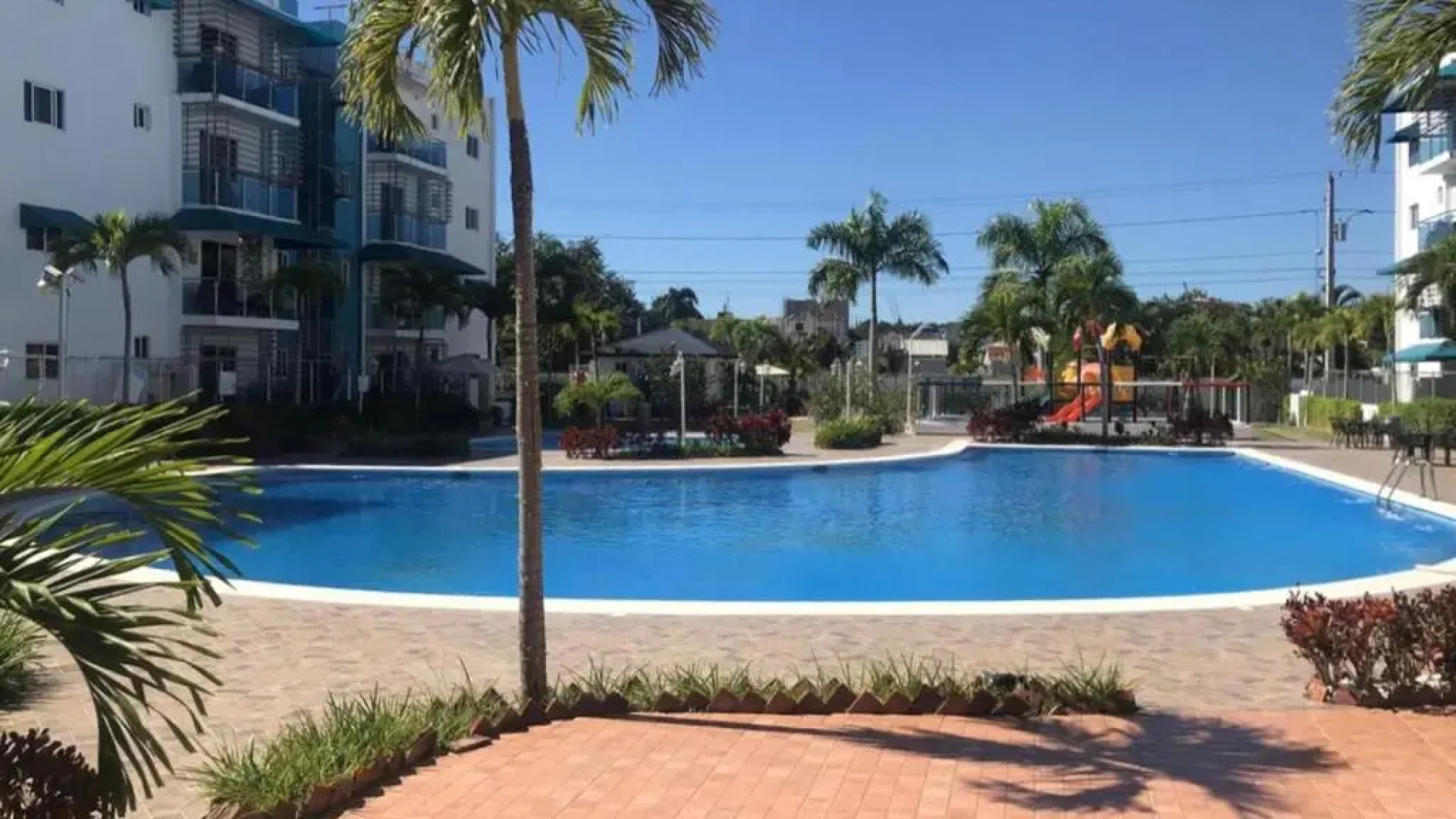 Súper apartamento con piscina