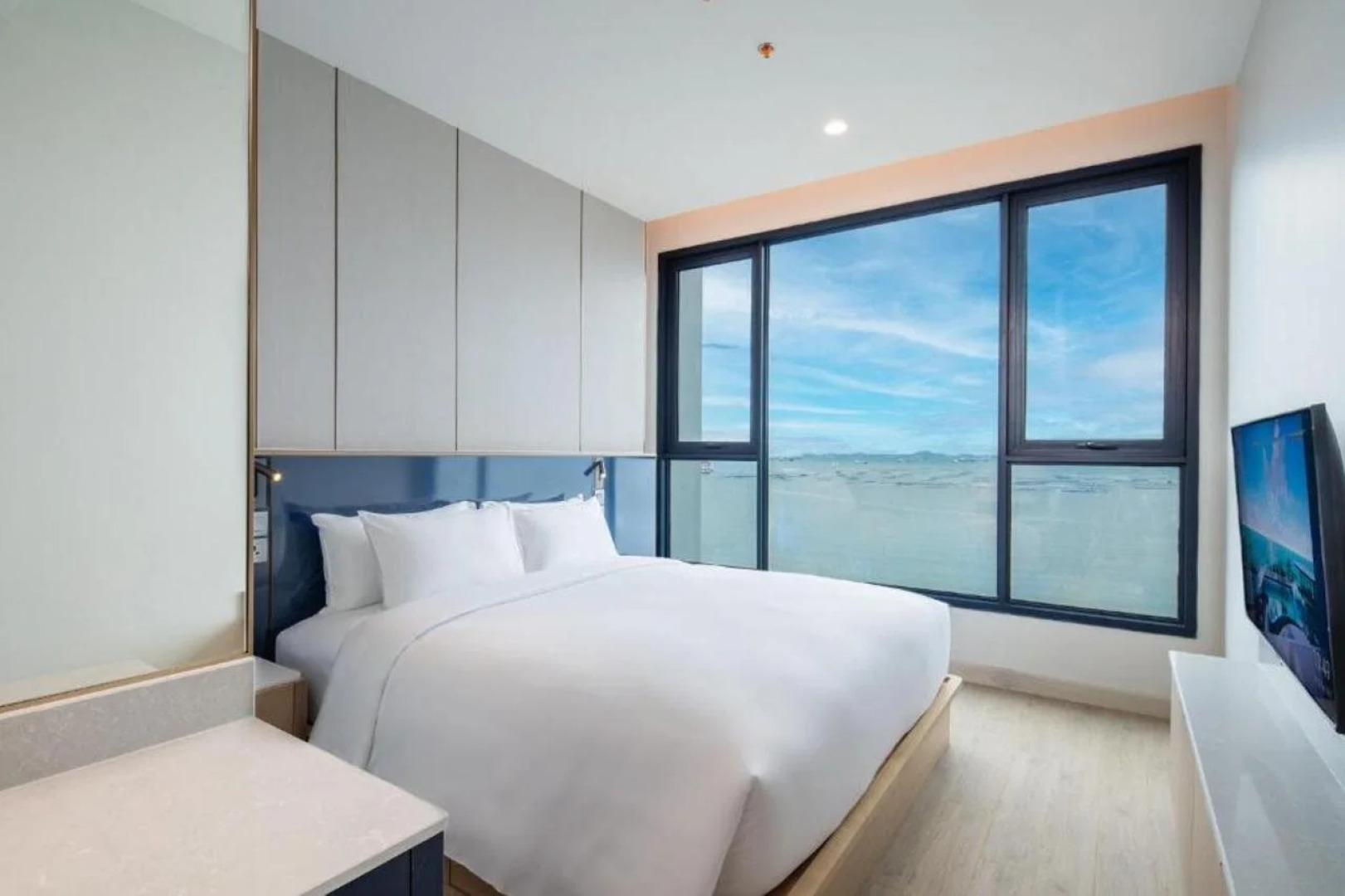 S. Sriracha Hotel and Residence