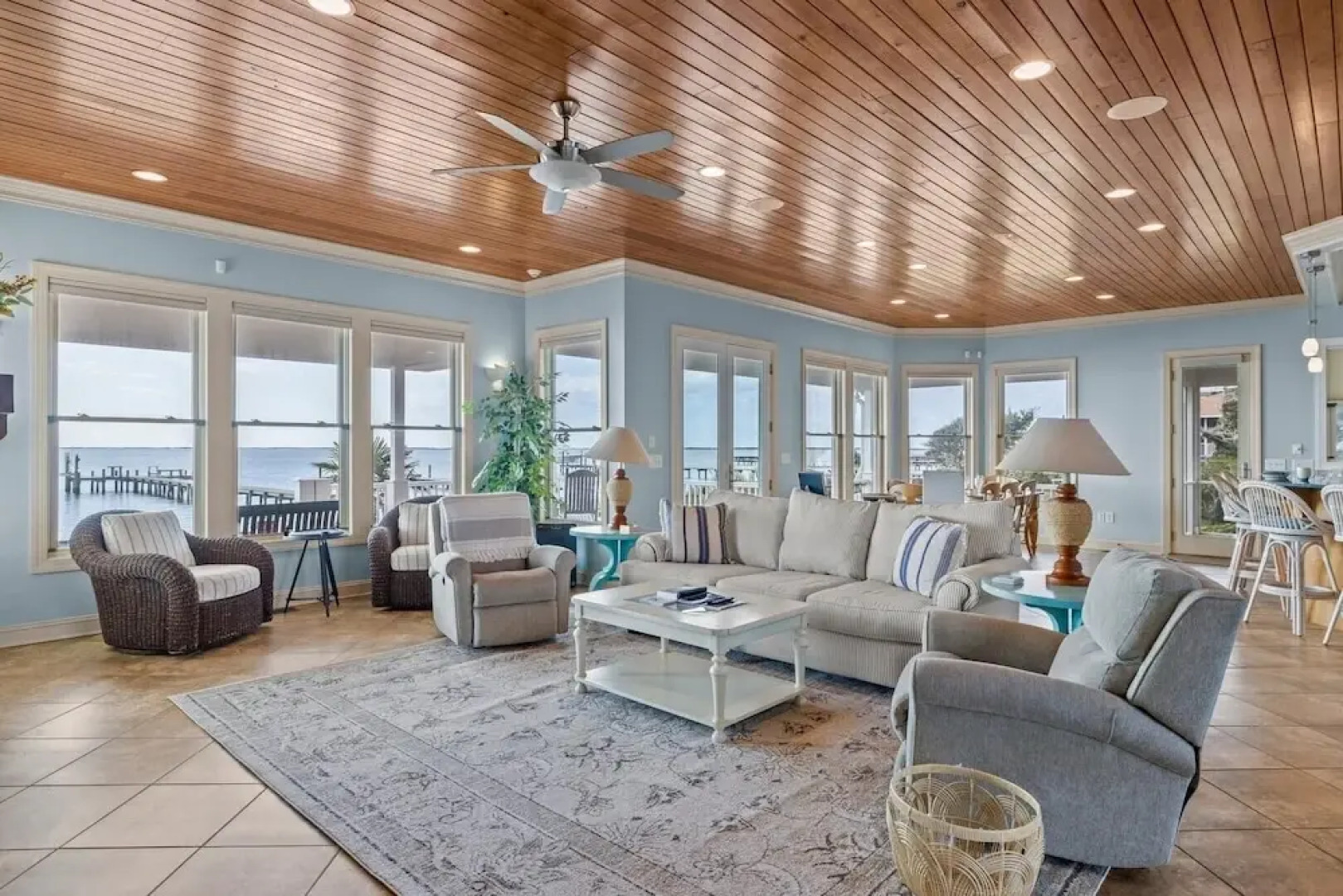 The Island House 5 Bedroom Home by RedAwning