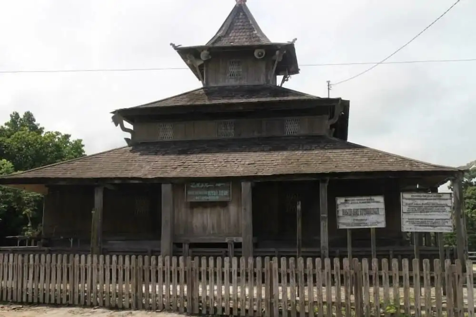 Houseboat Bee Kelotok
