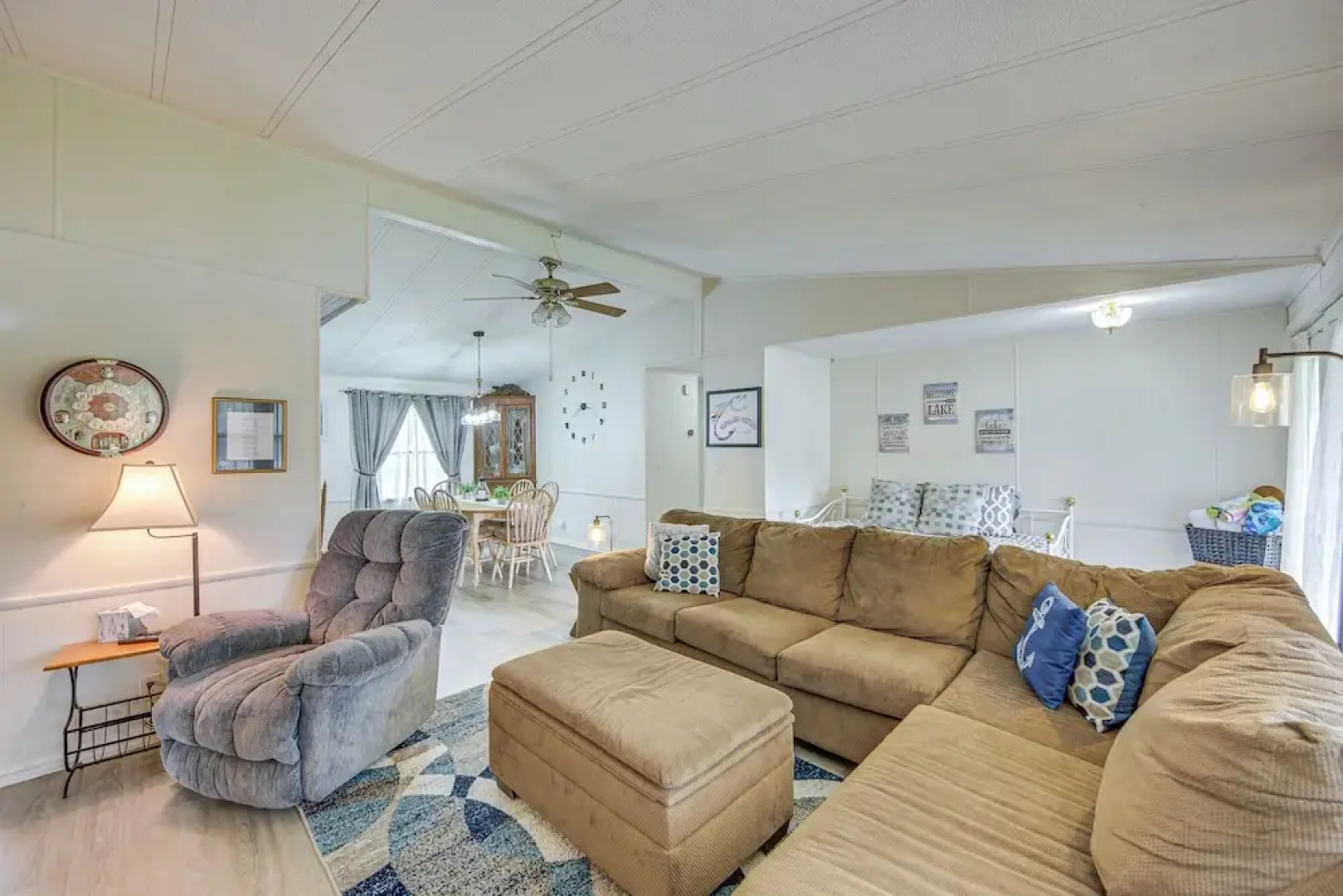 Lakefront Gun Barrel City Home w/ Dock & Deck