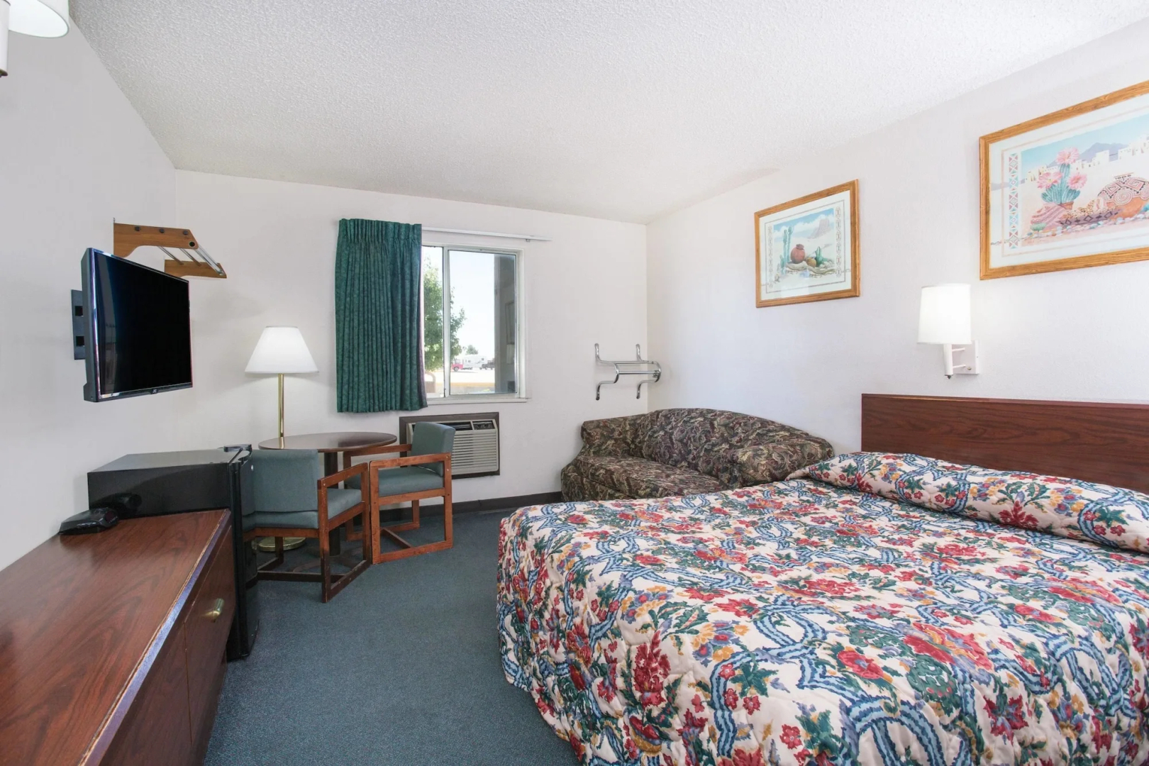 Super 8 By Wyndham Limon
